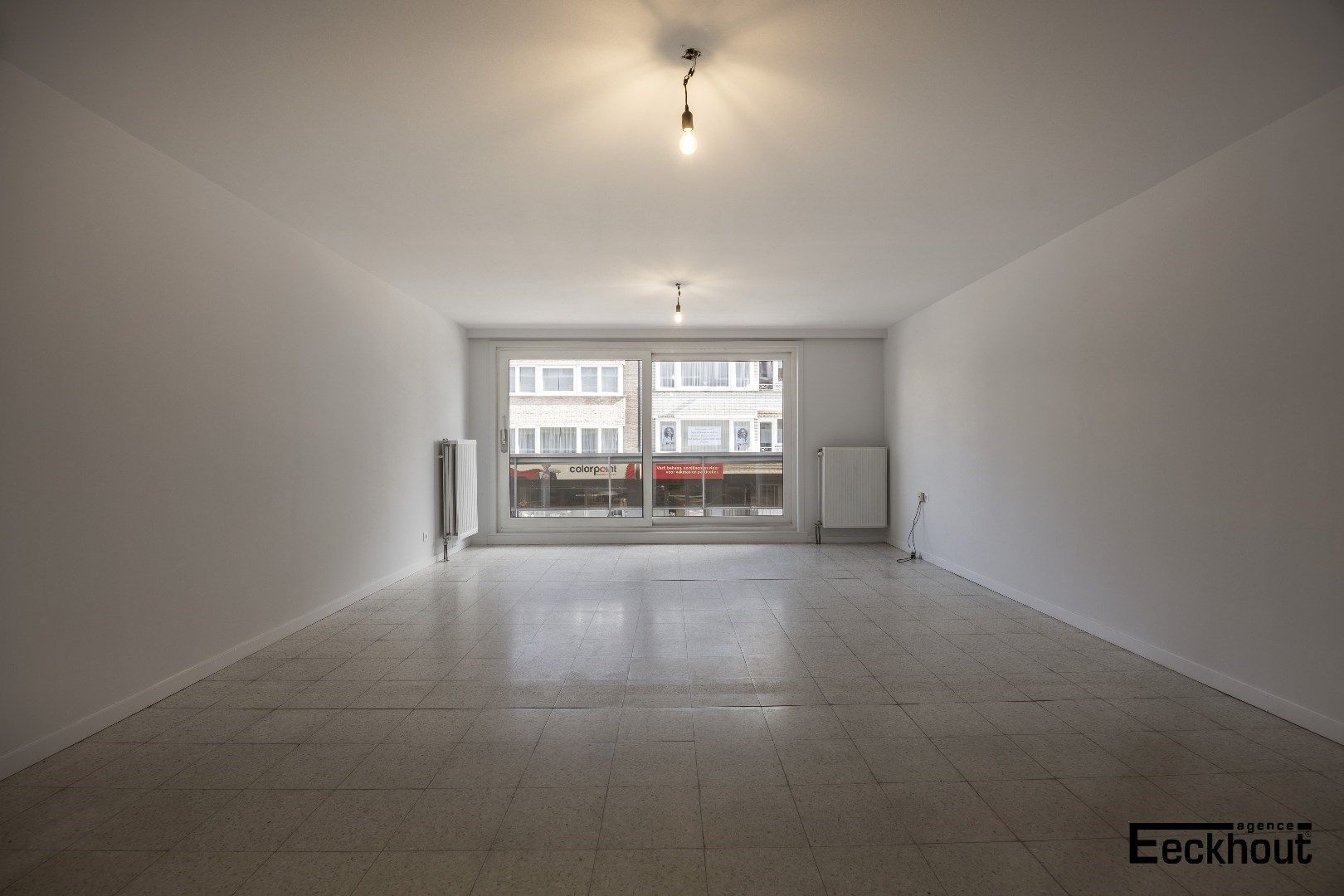 Lichtrijk appartement van 101m2 met supplementair 26m2 terrassen op gunstige ligging te Oostende! foto 4