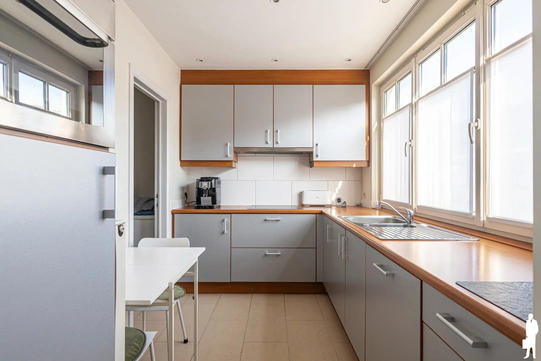 Twee-slaapkamerappartement met terras en garagebox foto 4