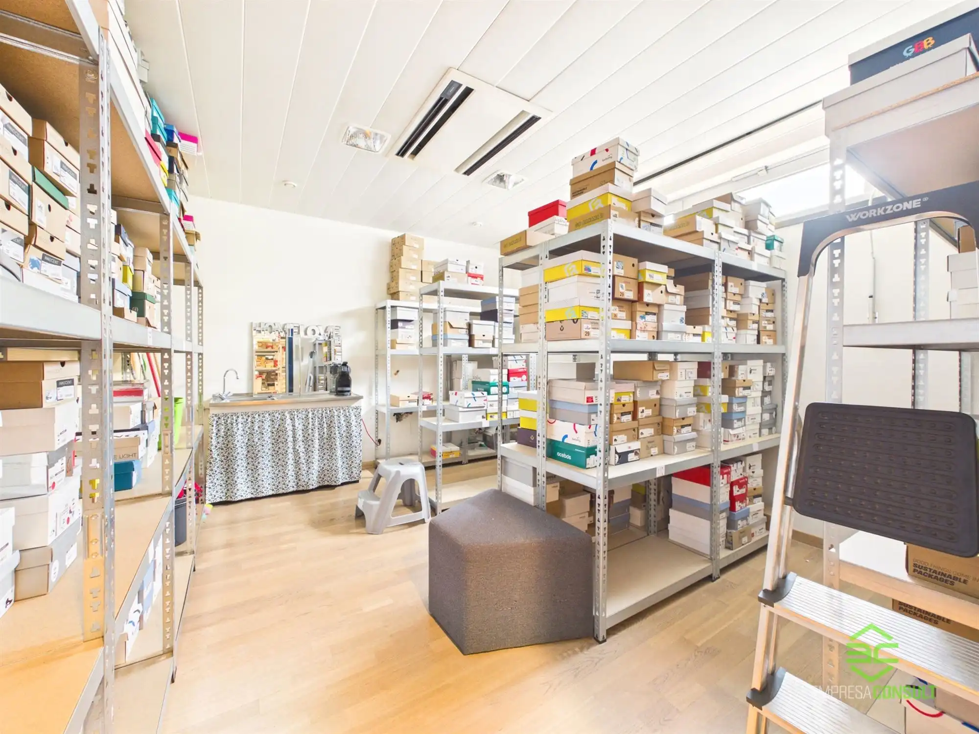 Handelsruimte van 125m² aan doorgaande weg in Budingen! foto 16