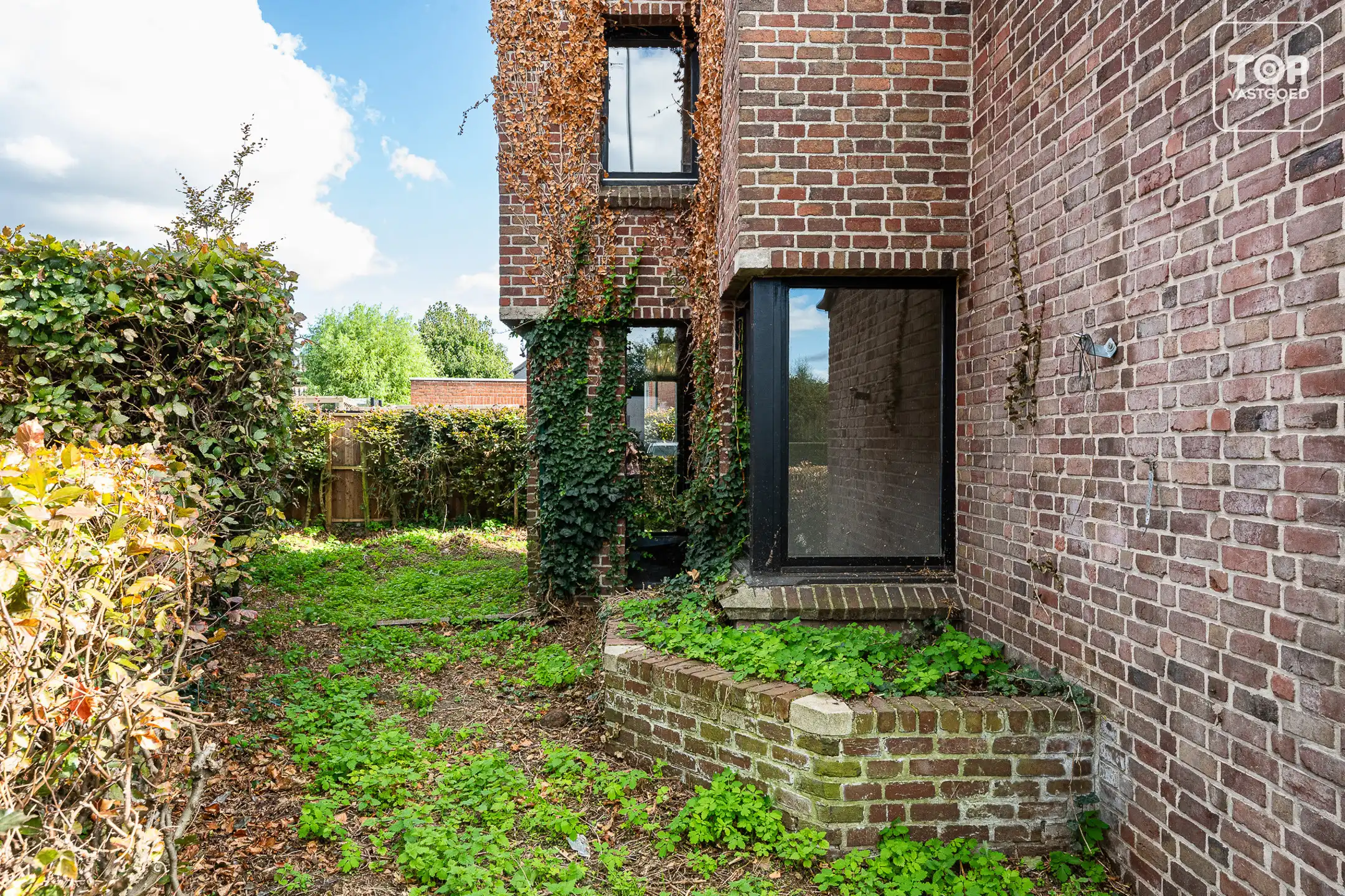 Architecturale woning met 4 slaapkamers en dubbele garage foto 24