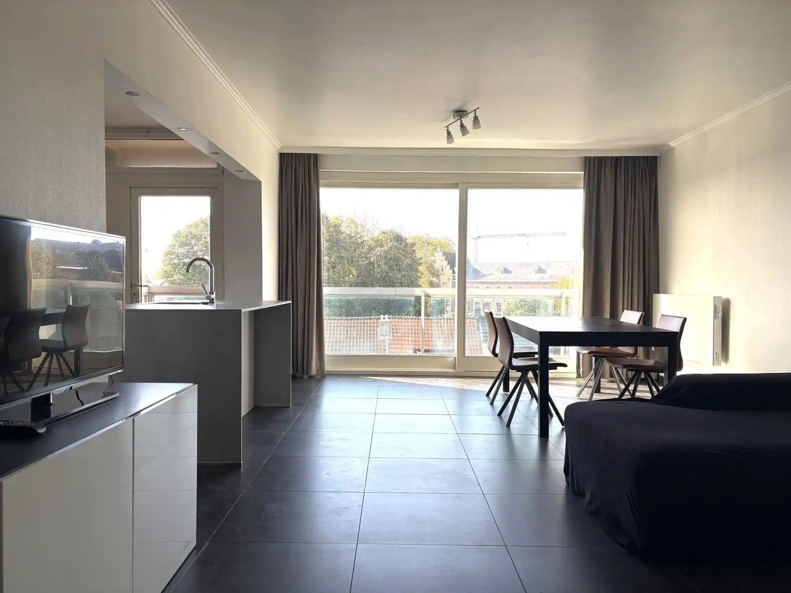Instapklaar appartement met 2 slaapkamers, incl. staanplaats foto 2