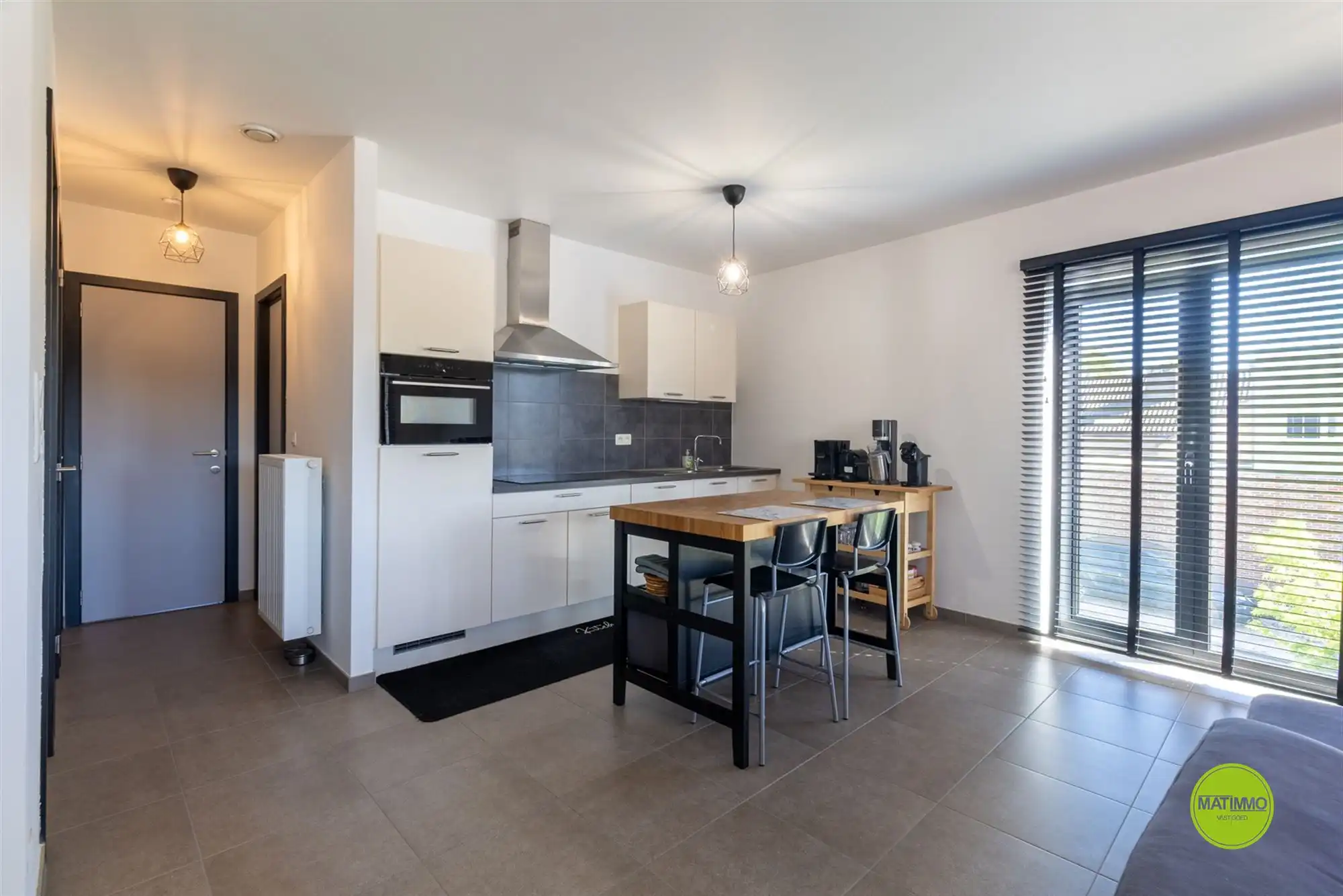 Centraal gelegen, energiezuinig appartement te Lommel foto 2