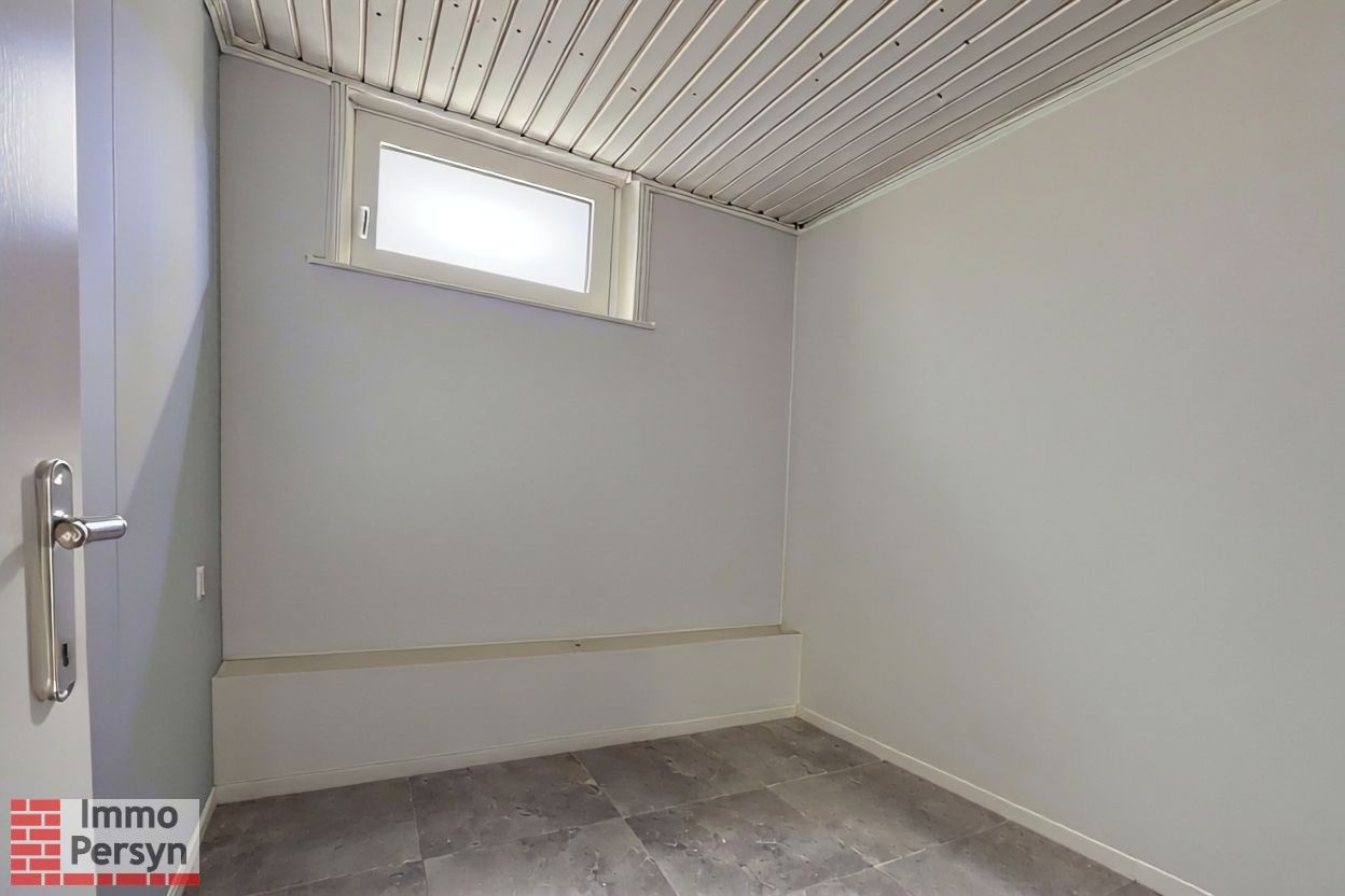 Grotendeels gerenoveerde woning met ruime tuin op 17a75ca foto 18