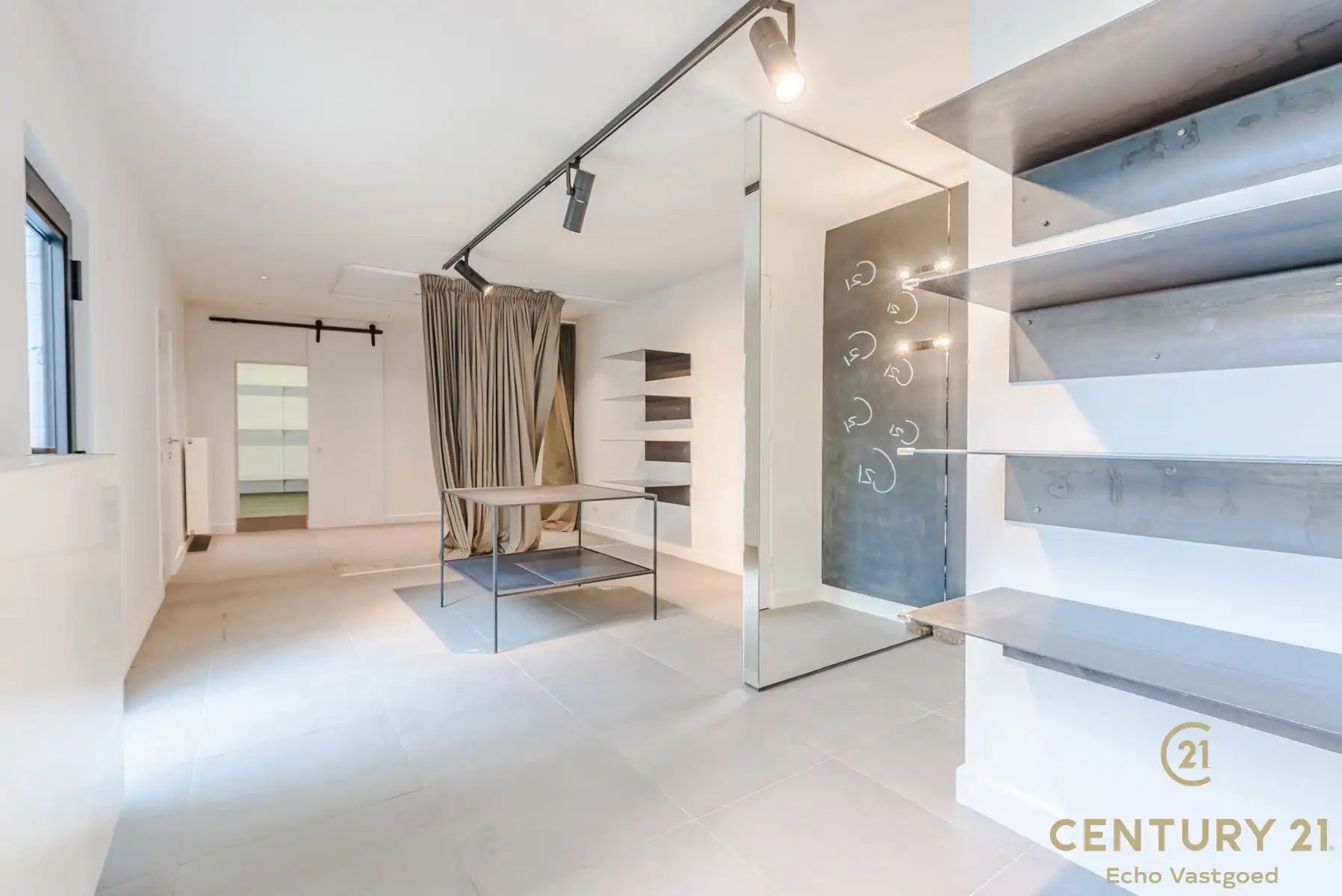 Instapklare handelsruimte in hartje Oud-Turnhout foto 15