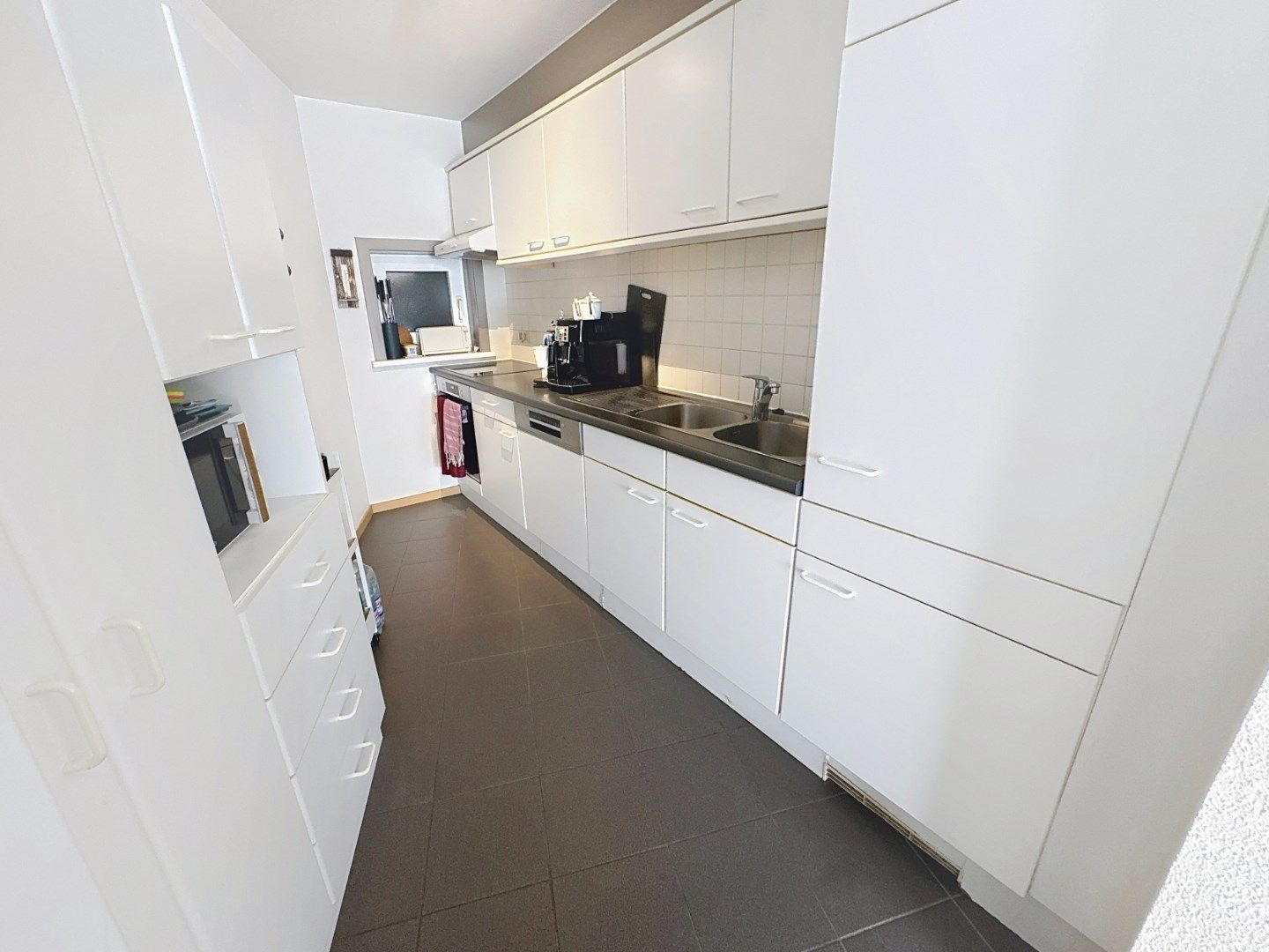 Centraal gelegen appartement met 2slpk foto 6