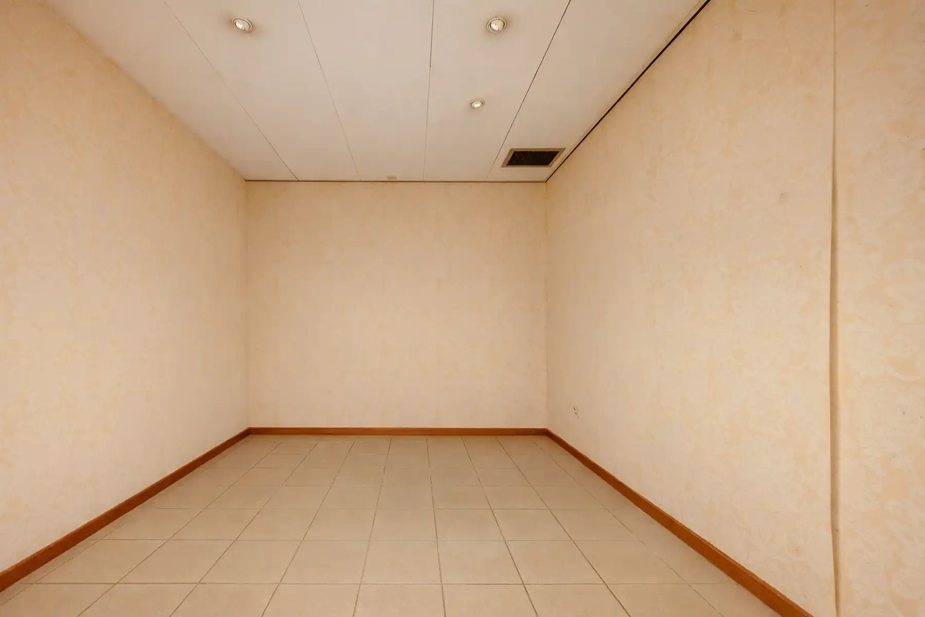 Opbrengsteigendom met 2 appartementen en handelsruimte foto 6