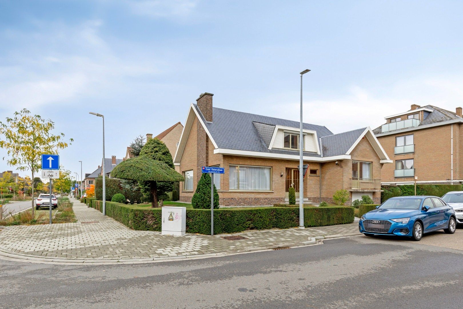 Hoofdfoto van de publicatie: Statige open bebouwing met 5 slaapkamers, garage en tuin in Kessel-Lo – EPC 424 kWh/m² - bewoonbare opp. 305 m²