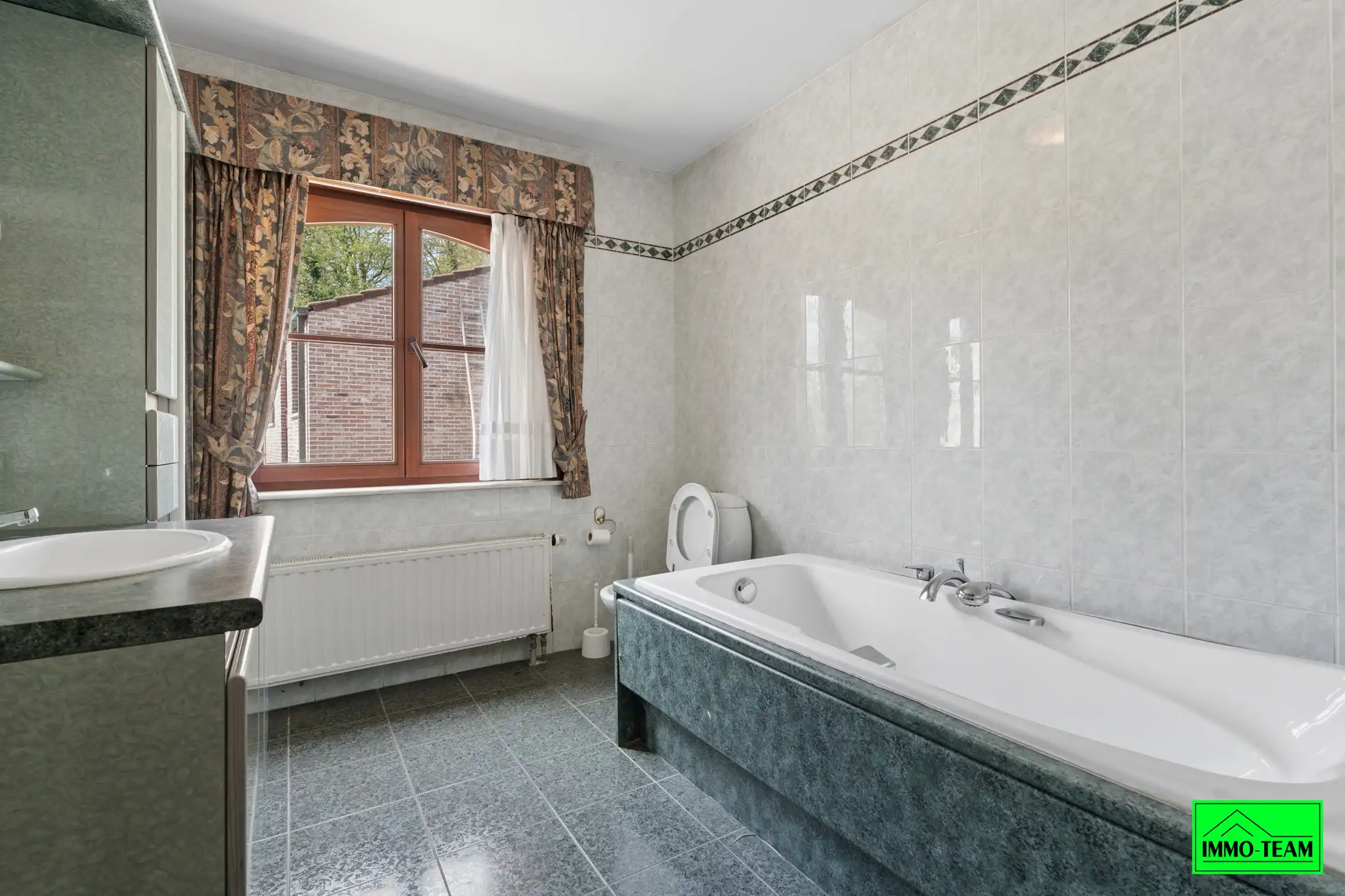 Gezellige 3-gevelwoning nabij dorpskern Iddergem foto 12