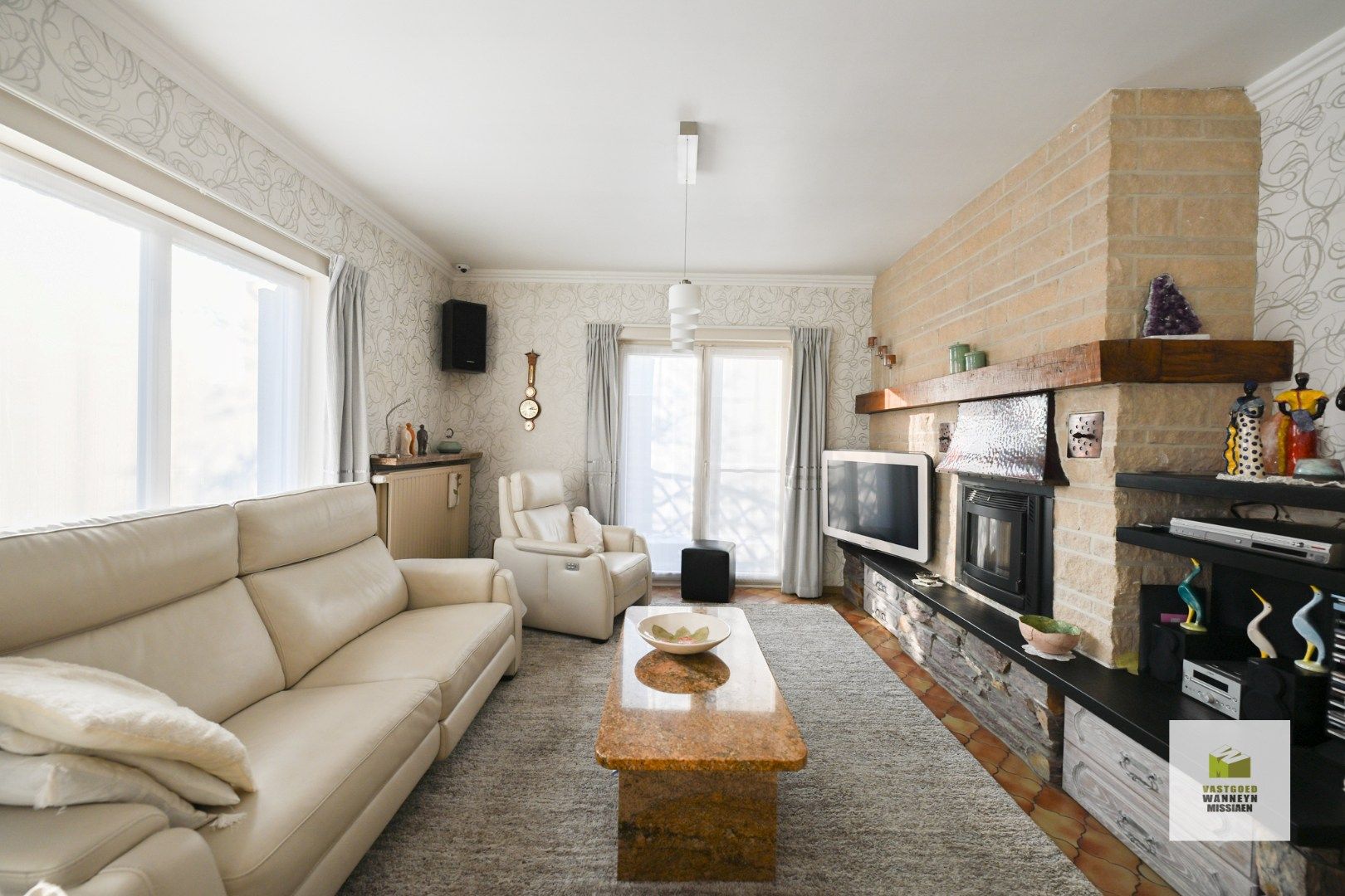 Ruime woning met 5 slaapkamers, groot bijgebouw (100m2) en landelijke vergezichten foto 5