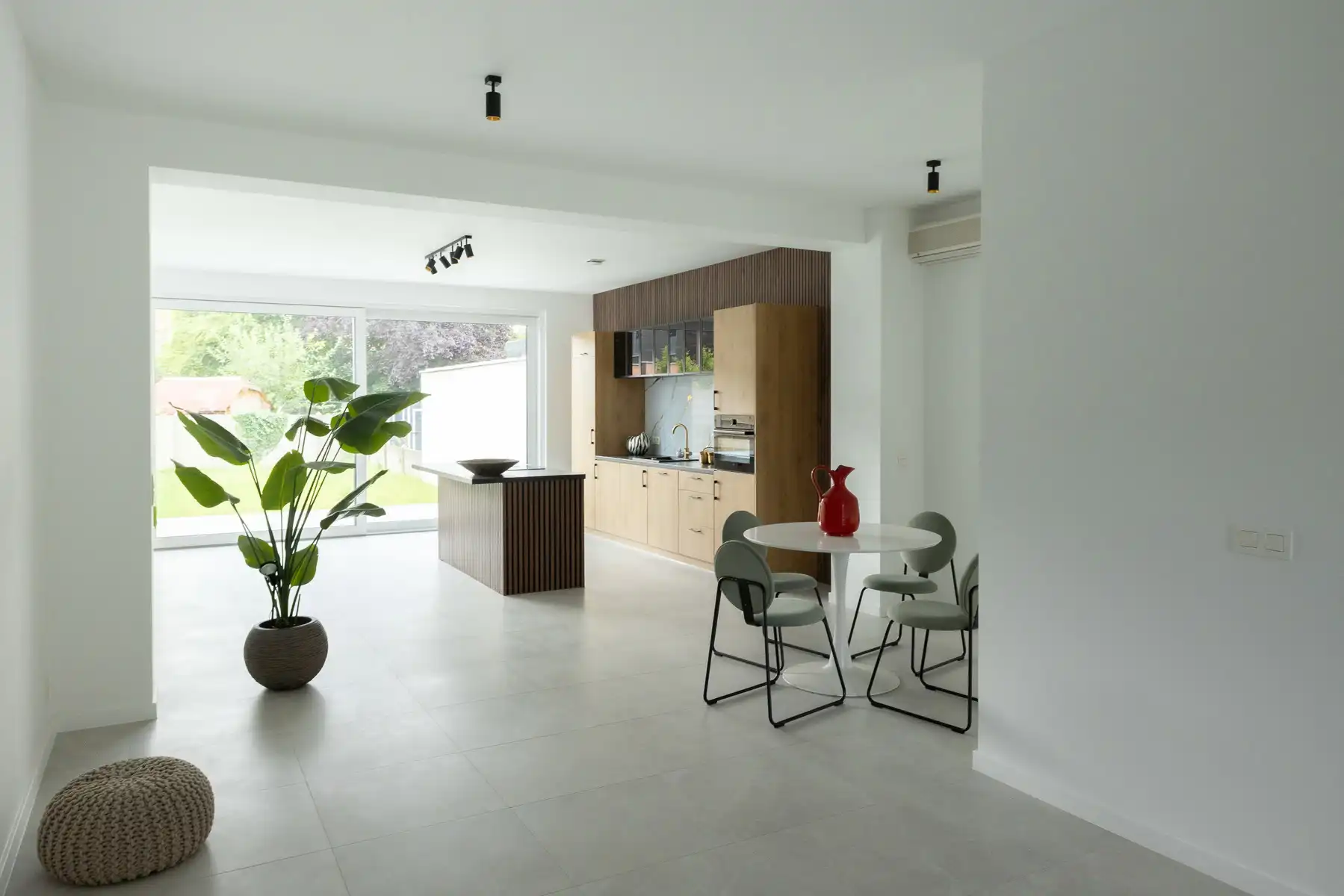 Instapklare woning met tuin in het rustige Leugenberg foto 2