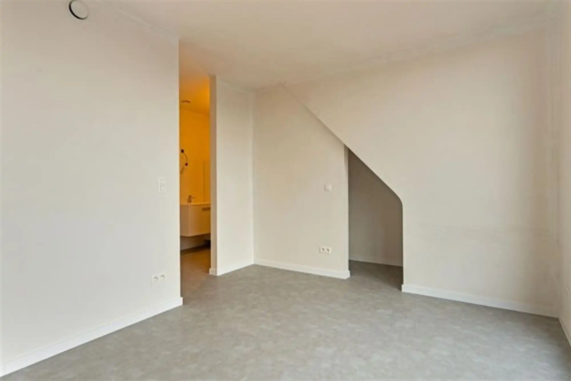 Nieuwbouwappartement met 2 slaapkamers en lift in centrum foto 17