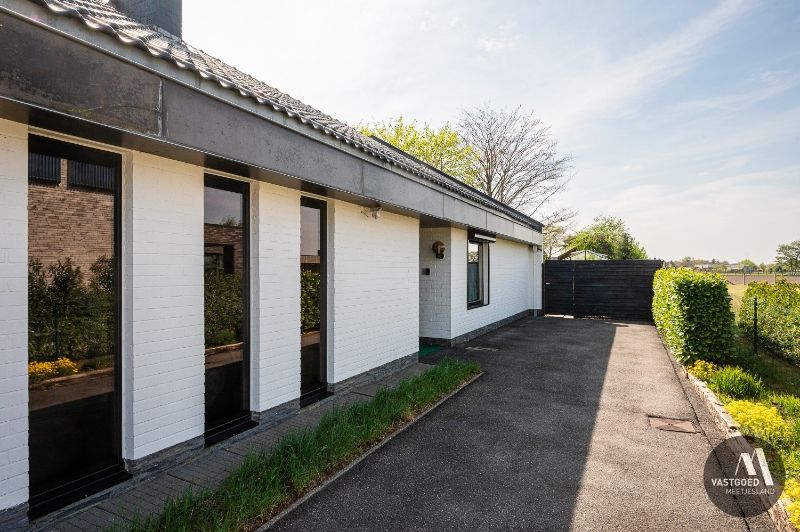 Tijdloze woning met een prachtige tuin. foto 3