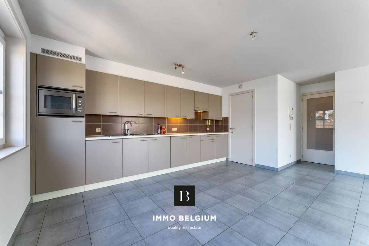 Ruim duplex appartement met 3 slaapkamers foto 7