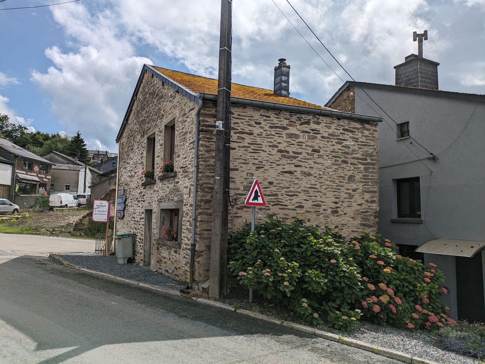 ()=>{if(producerUpdateValueVersion(node),producerAccessed(node),node.value===ERRORED)throw node.error;return node.value} Rue de la Fontaine 2 - 6830 Bouillon
