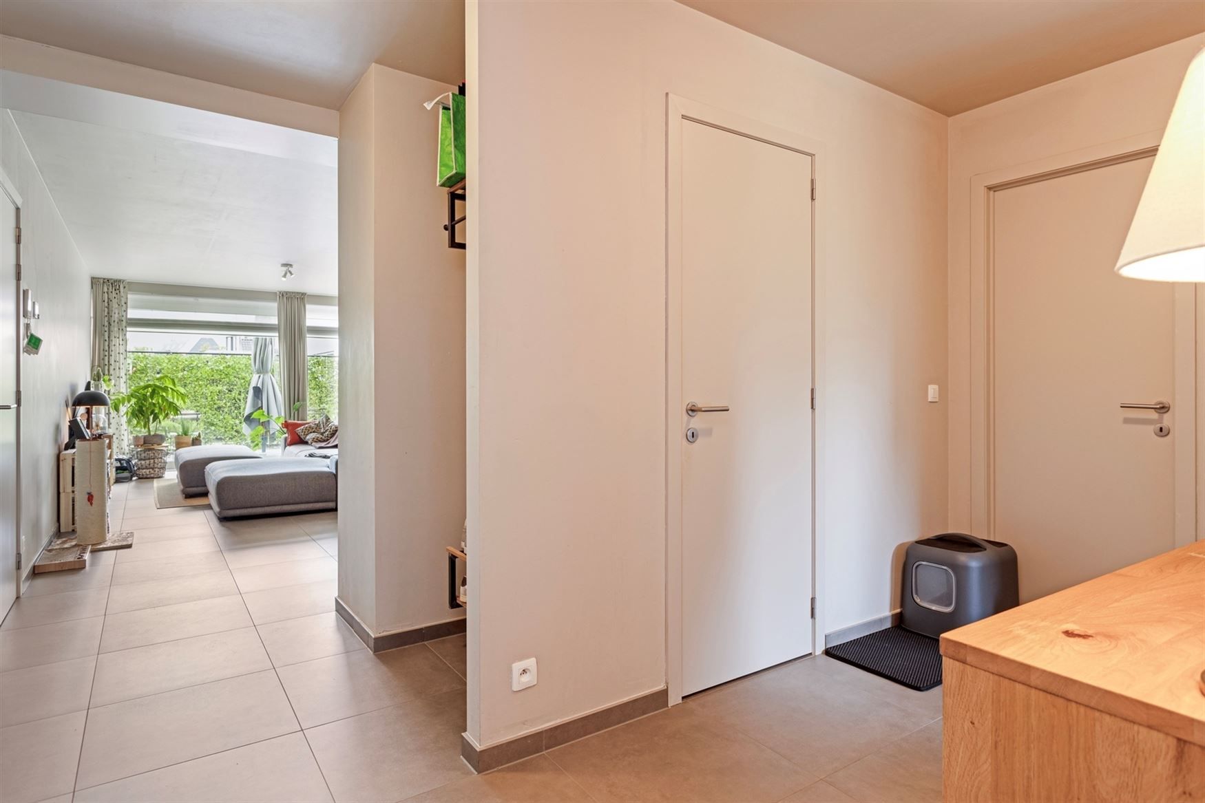 Lichtrijk gelijkvloers appartement foto 5