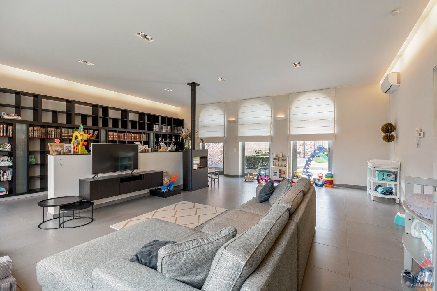 Exclusieve woning met zwembad in het landelijke Kerkom-bij-Sint-Truiden foto 3