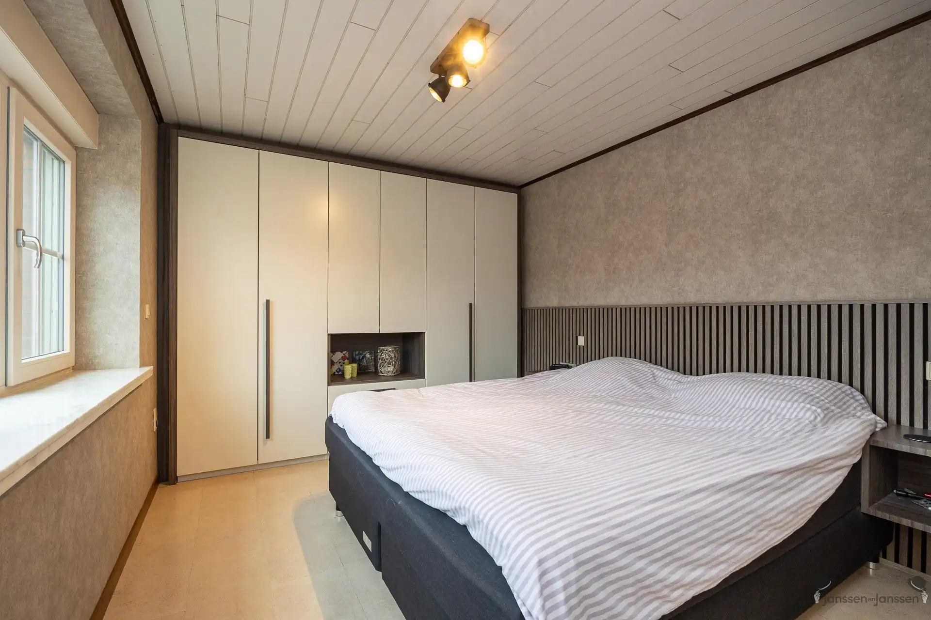 Gerenoveerde boerderij met landelijk zicht foto 3