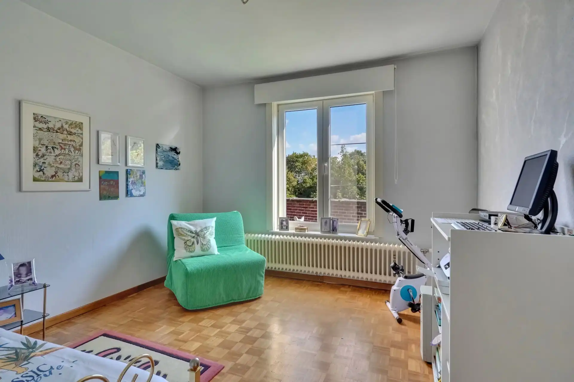 Ruim appartement met 4 slaapkamers foto 8