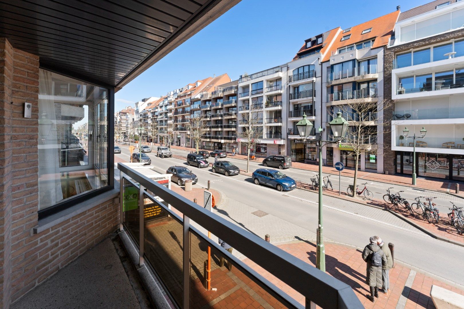 Breed hoekappartement met groot terras foto 9