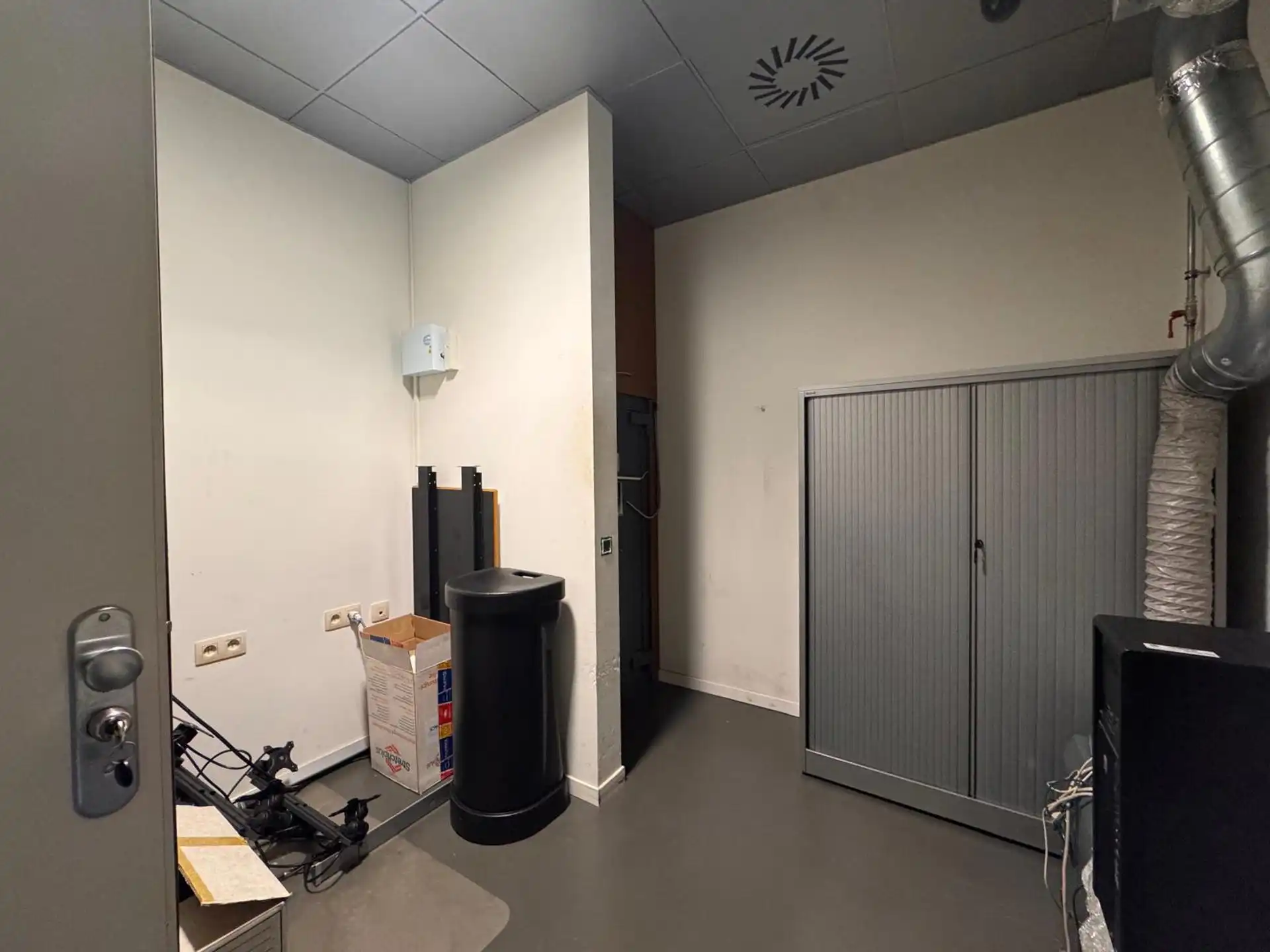 Kantoor met kelder te koop in het hart van de diamantwijk foto 13