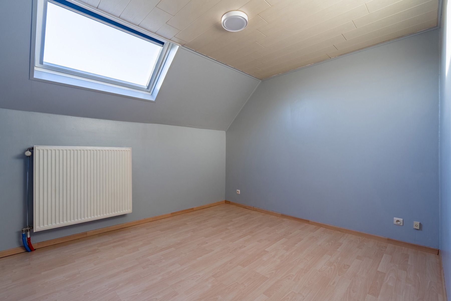 Instapklare, halfopen woning op rustige locatie foto 8