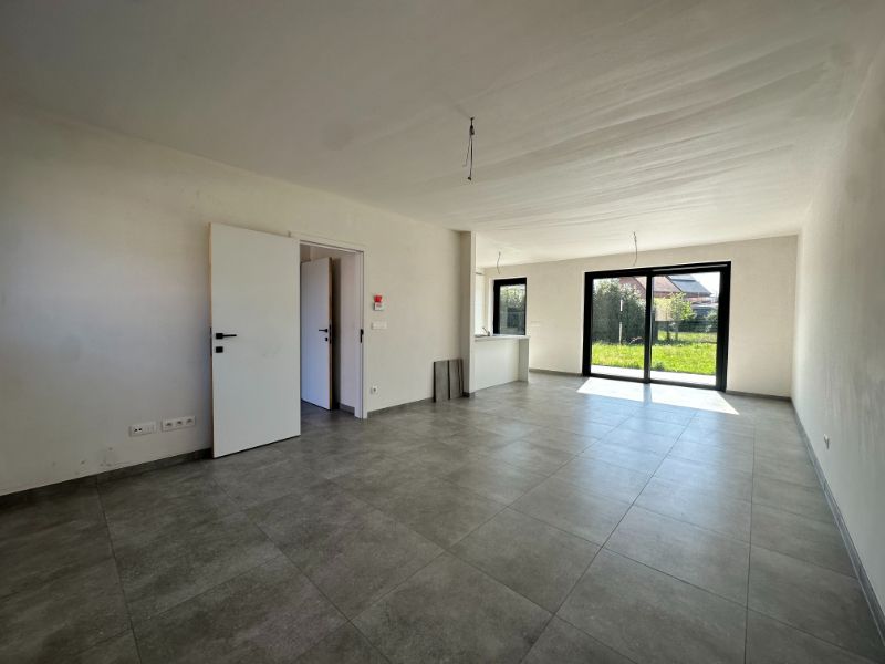RUSTIG GELEGEN ENERGIE ZUINIGE NIEUWBOUW WONING (3 slpka) foto 3