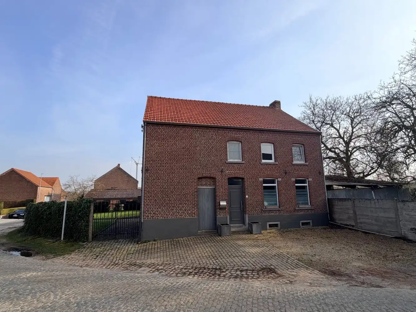 Rustig gelegen, ruime gezinswoning met groot potentieel foto 3