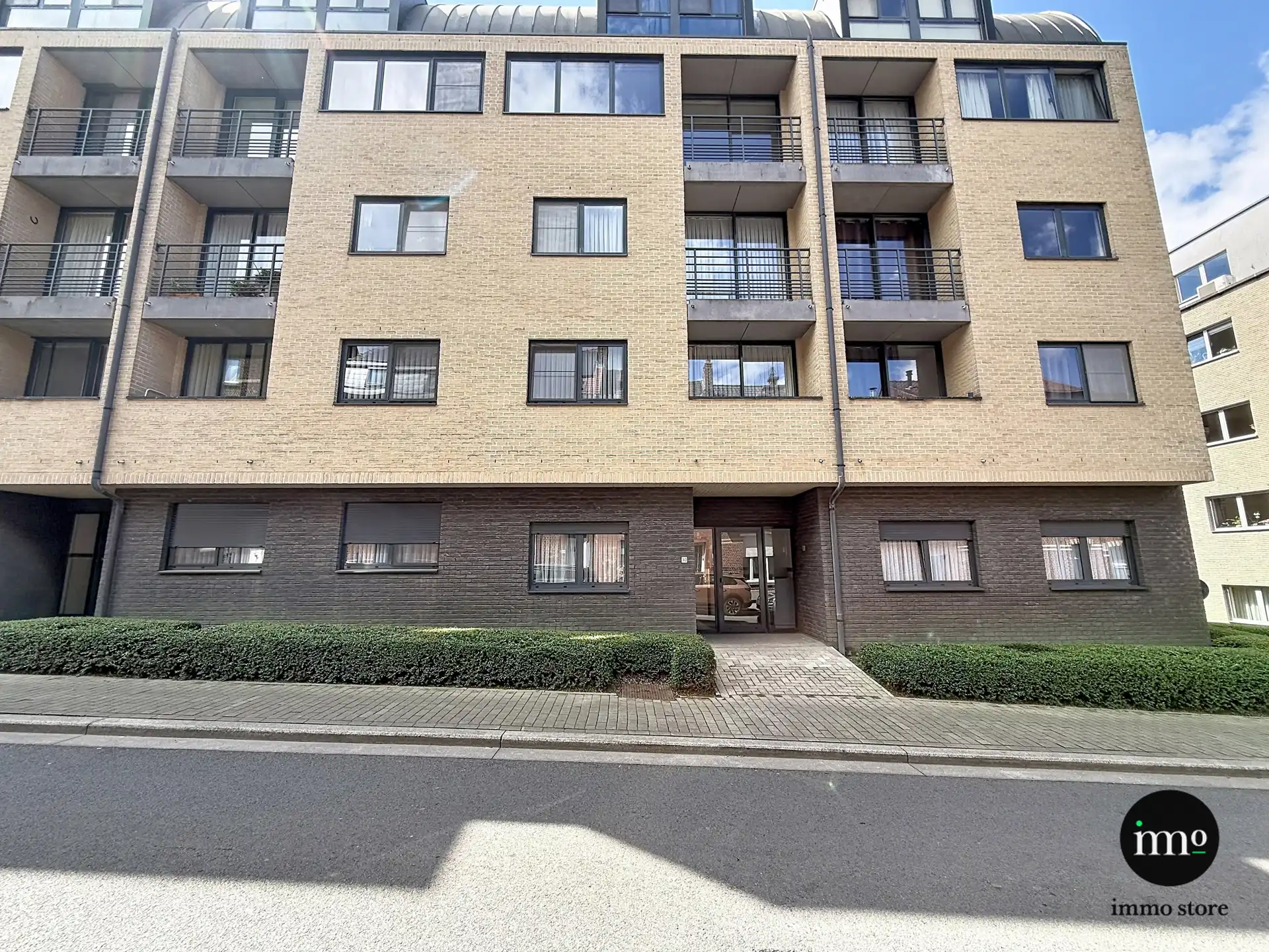 Appartement in Hartje Halle Met 2 slaapkamers en 2 terrassen! foto 2