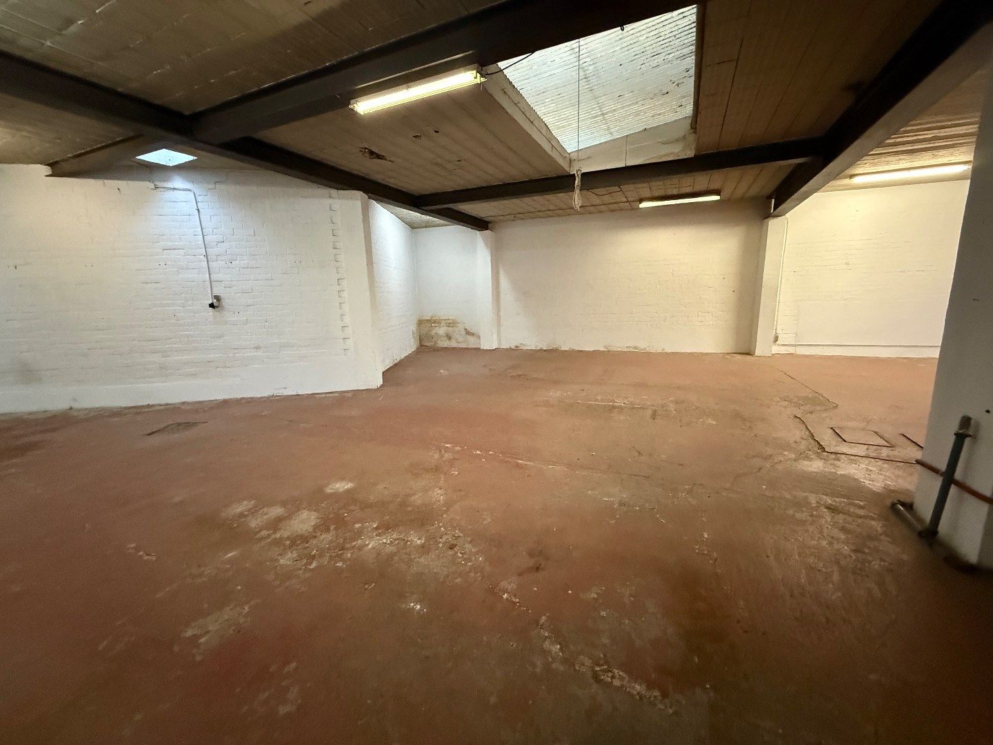 Centraal gelegen polyvalente opslagruimte  te Lier. foto 8