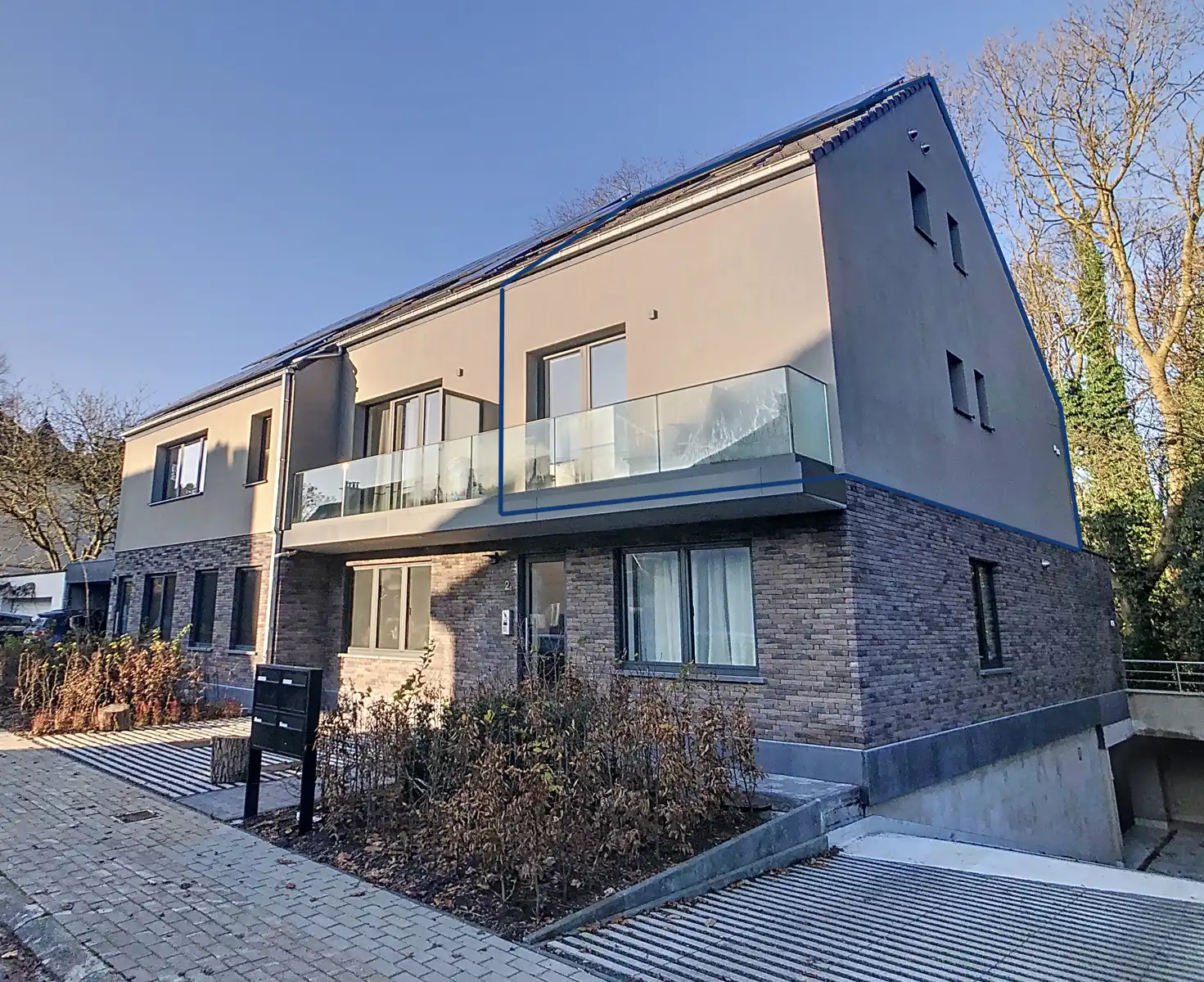 Centrum: duplex met 2 slkmrs, 2 terrassen, staanplaats foto {{pictureIndex}}