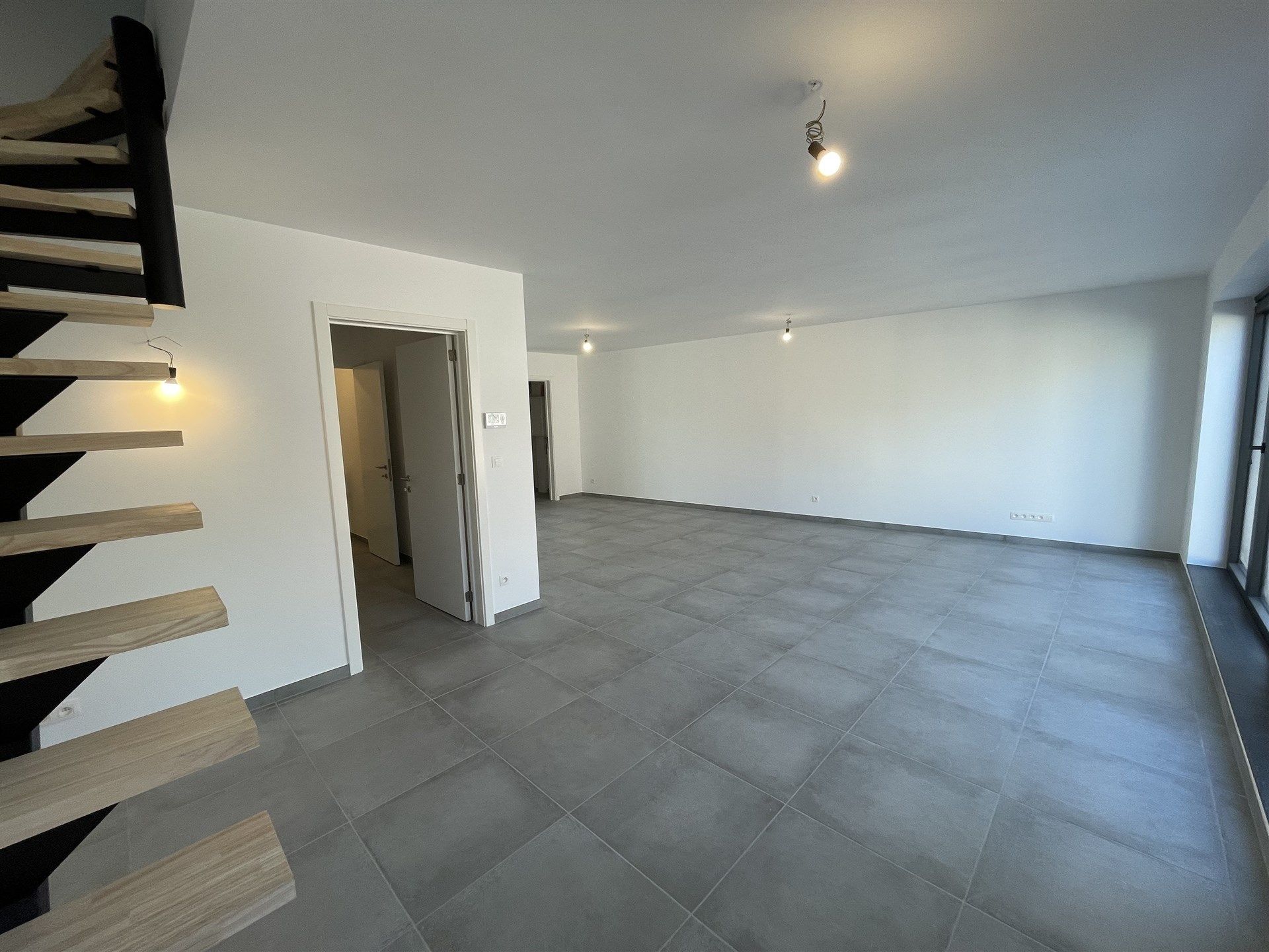 Ruim energiezuinig instapklaar duplex appartement.  foto 3