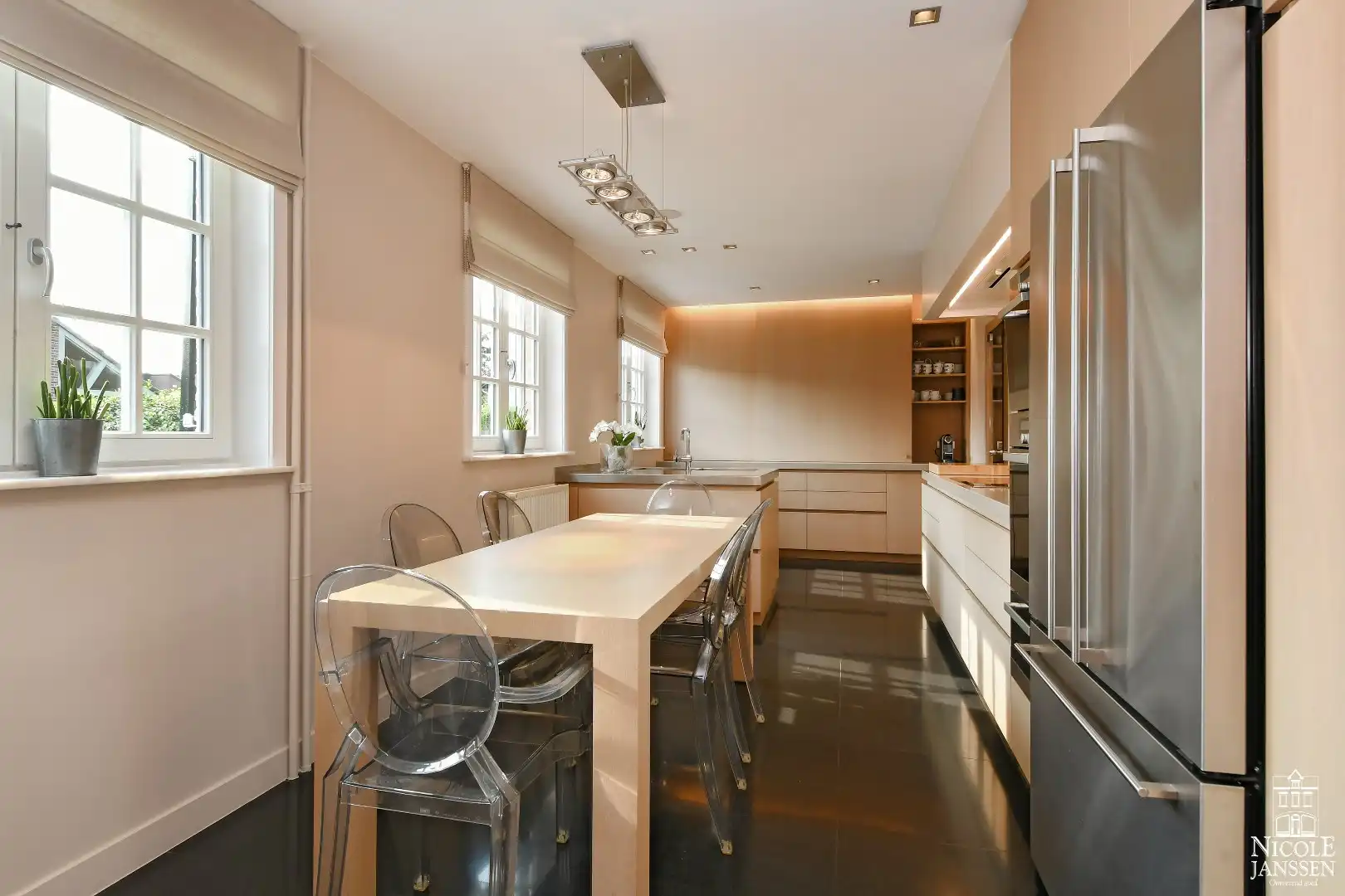 Statige villa met multifunctionele ruimte foto 11