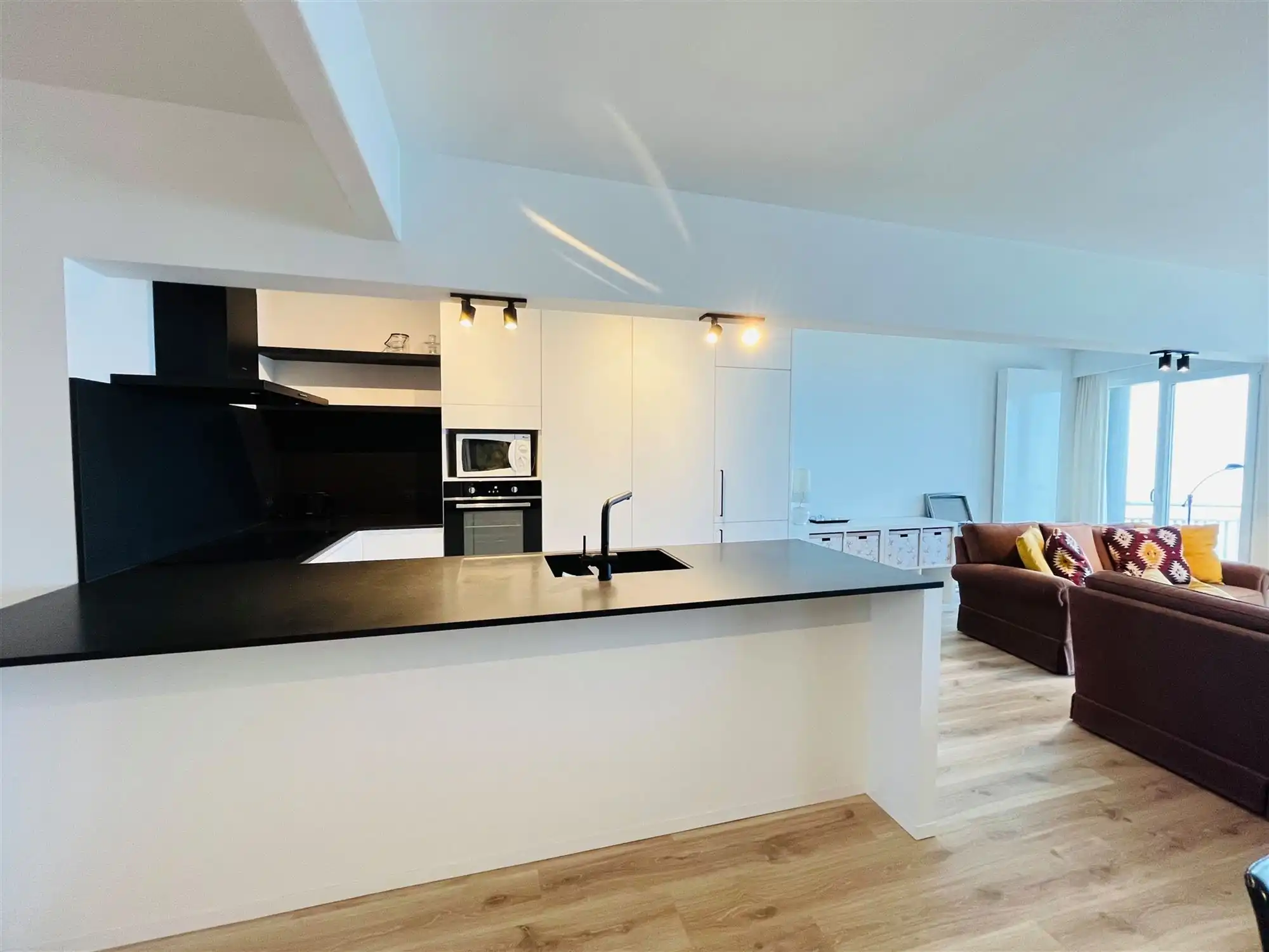 Luxueus, gemeubeld appartement met terras foto 7