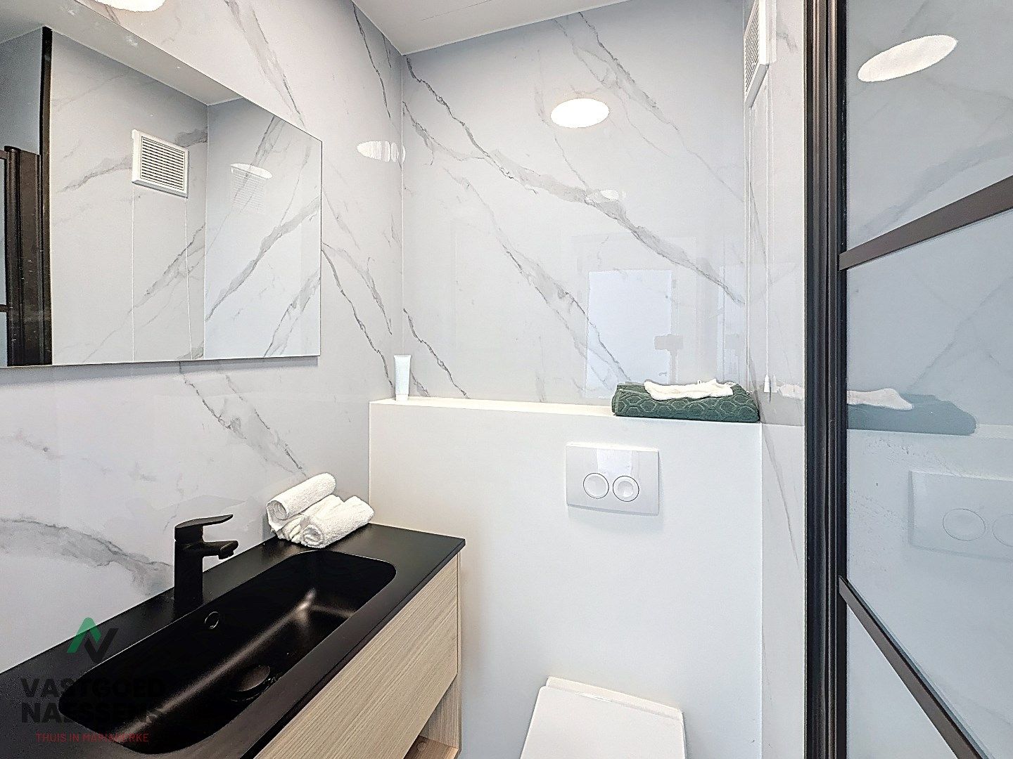 STIJLVOL GERENOVEERD 2 SLPK APP IN RUSTIGE WOONWIJK foto 12