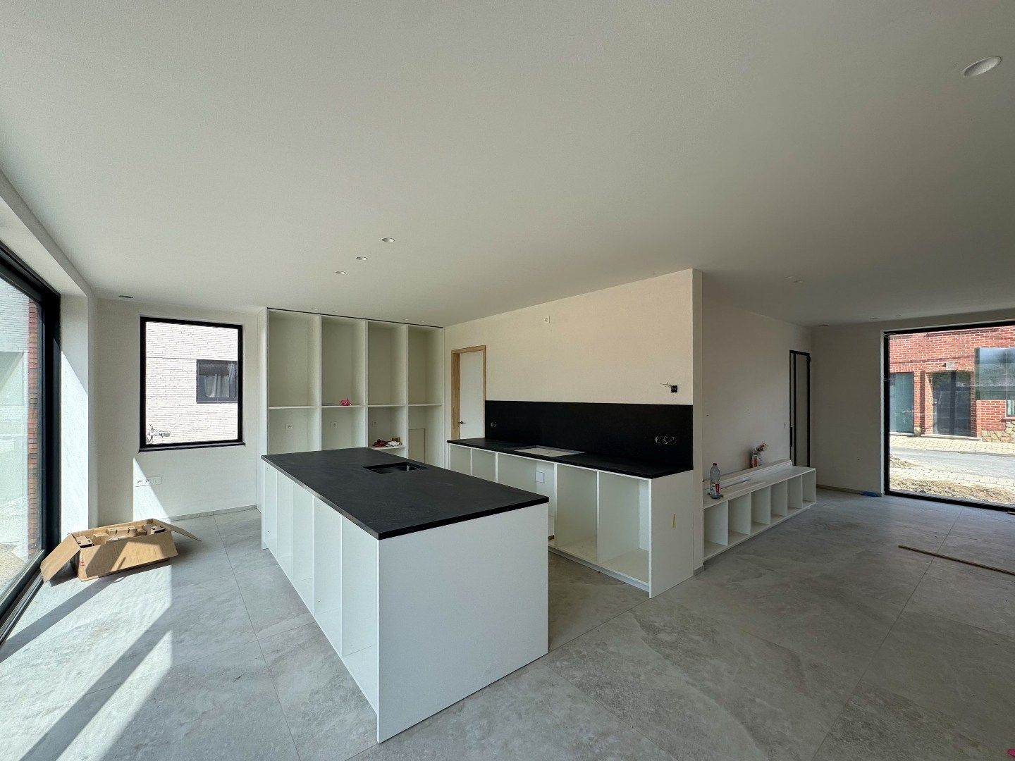 Energiezuinige nieuwbouwwoning met 3 slaapkamers, ruime garage en tuin. foto 6
