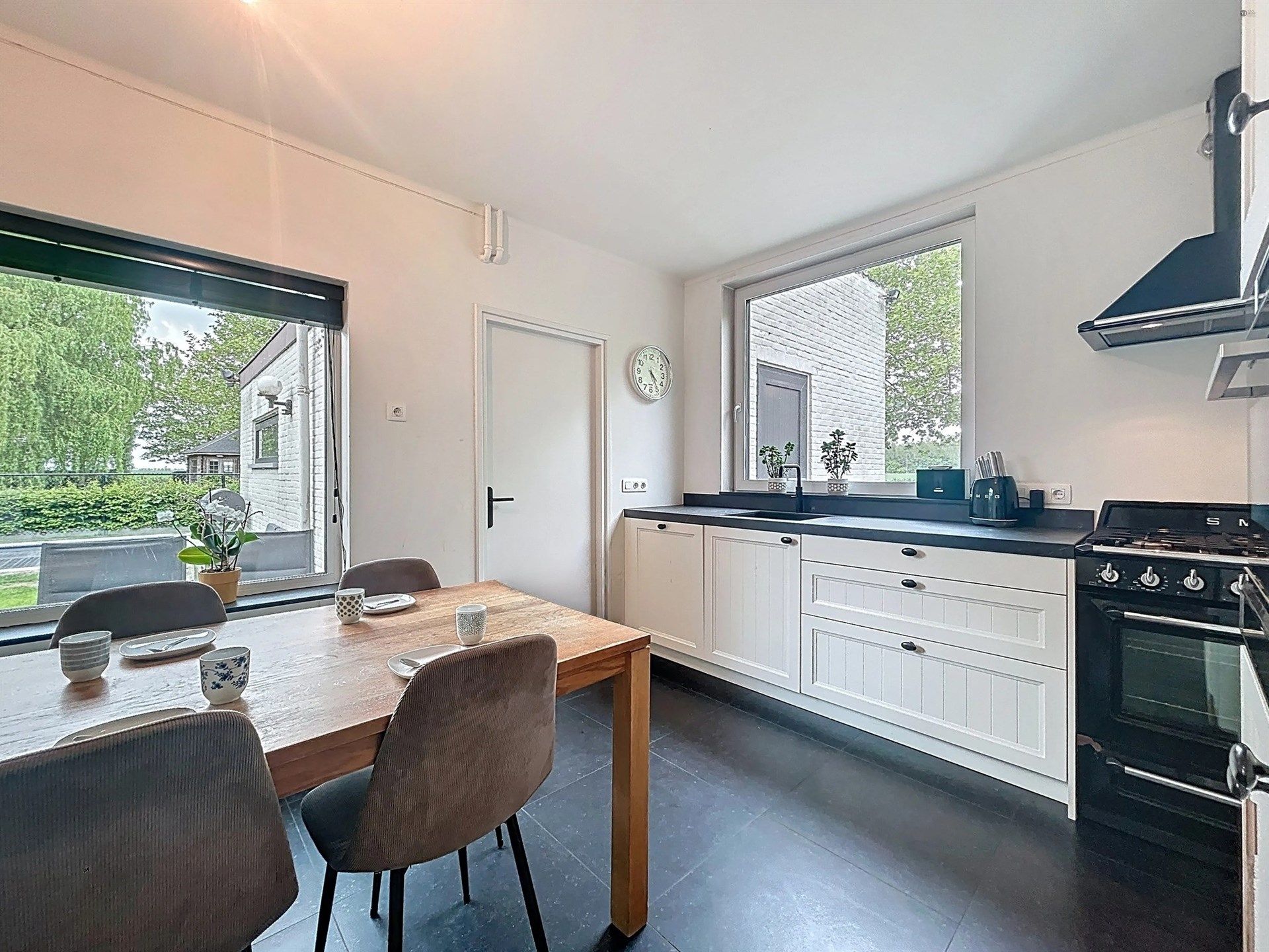 Prachtige villa met 5 slaapkamers, garage en verwarmd zwembad op perceel van 5864 m². foto 7