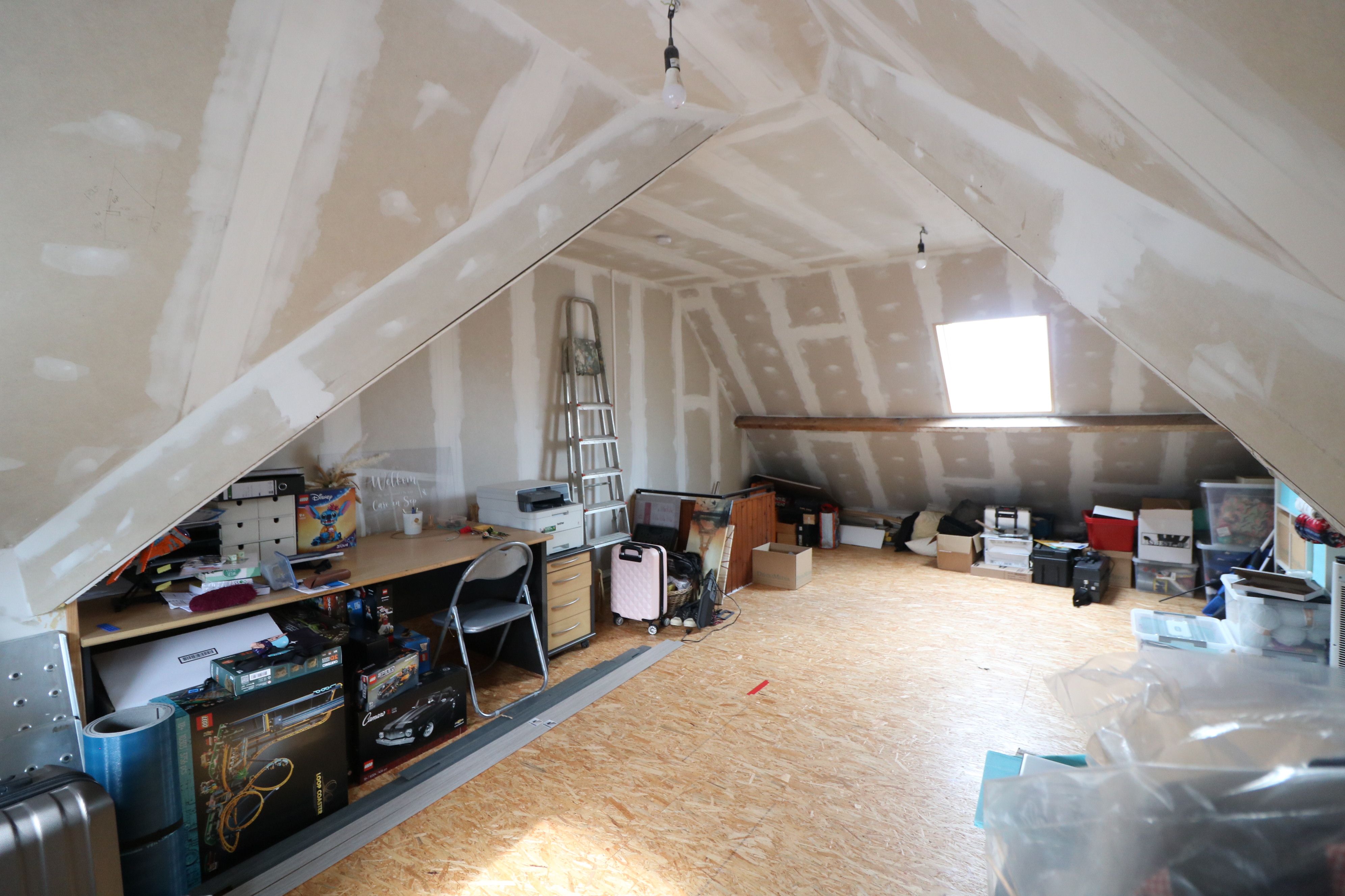 Instapklare woning met 3 slaapkamers en stadstuin, vlakbij centrum, jachthaven en Zeedijk. foto 13