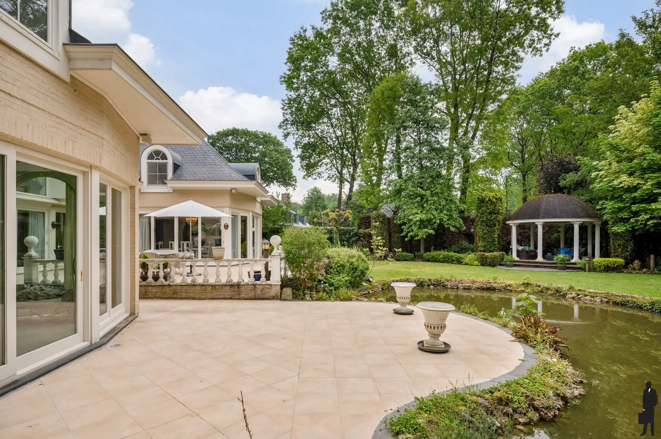 Exclusieve stijlvilla met binnenzwembad, wellness en hoogwaardige afwerking op toplocatie te Essen foto 48