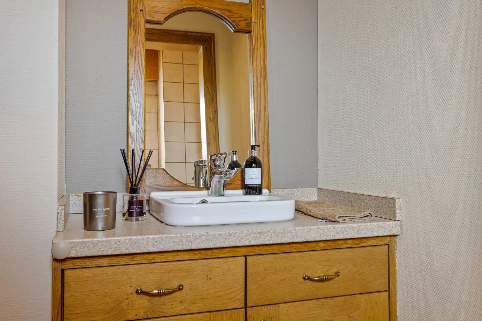 Onderkelderde woning met 4 slpks op 899 m² in een doodlopende straat te OLV Olen ! foto 22