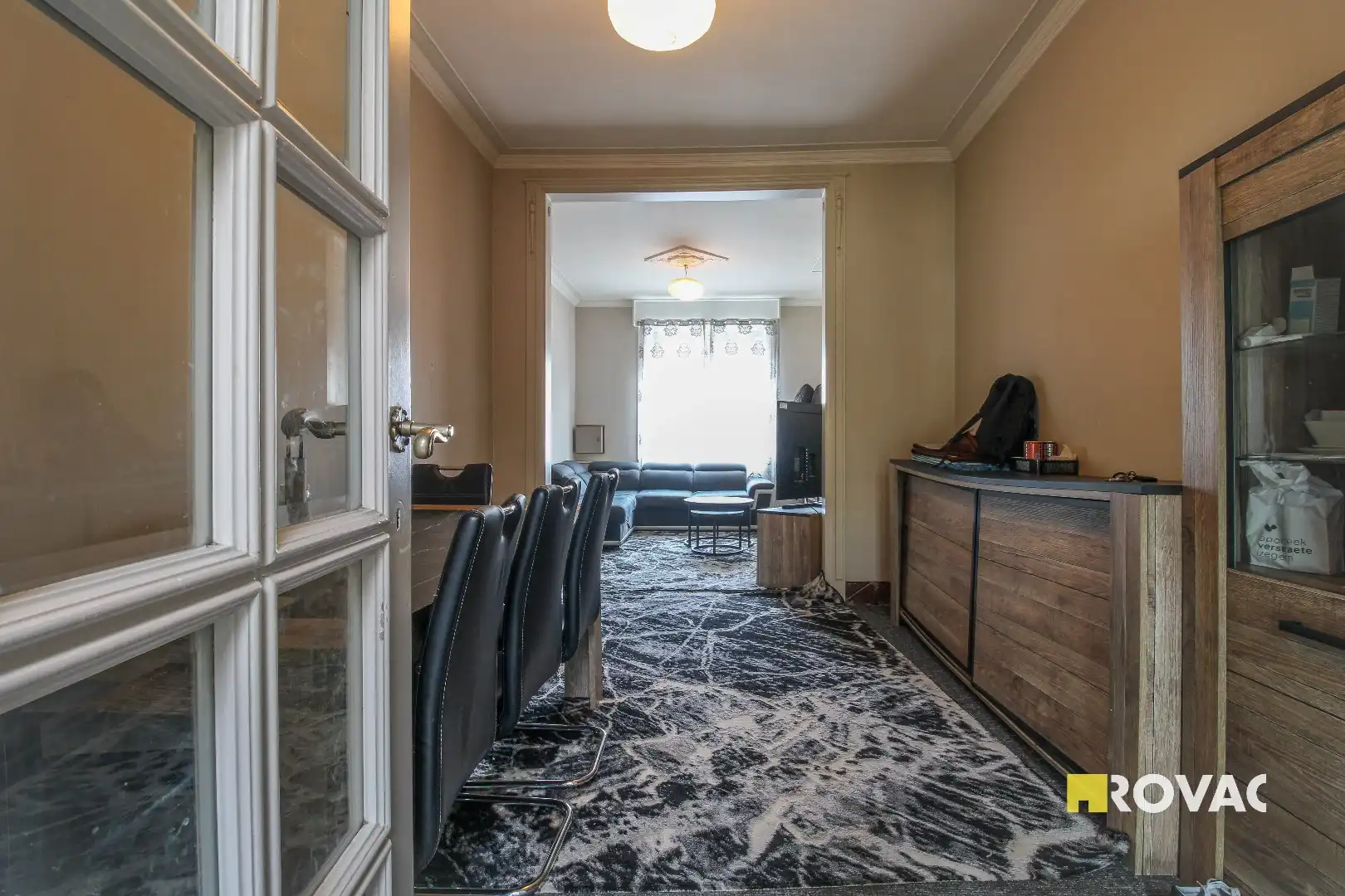 Ruime rijwoning met tuin! foto 2