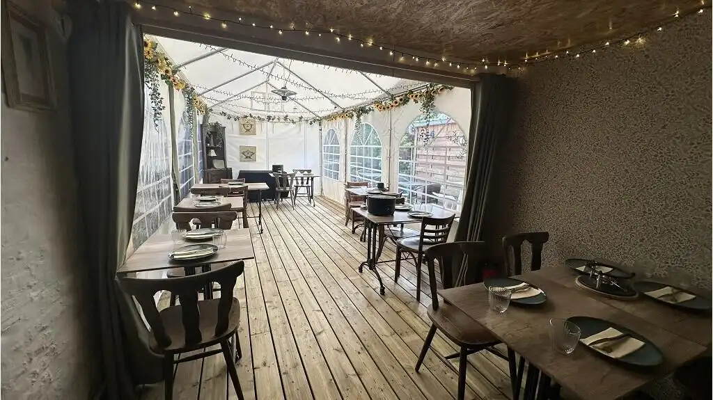 Overname instapklaar fonduehuis en restaurant in Brugge foto 8