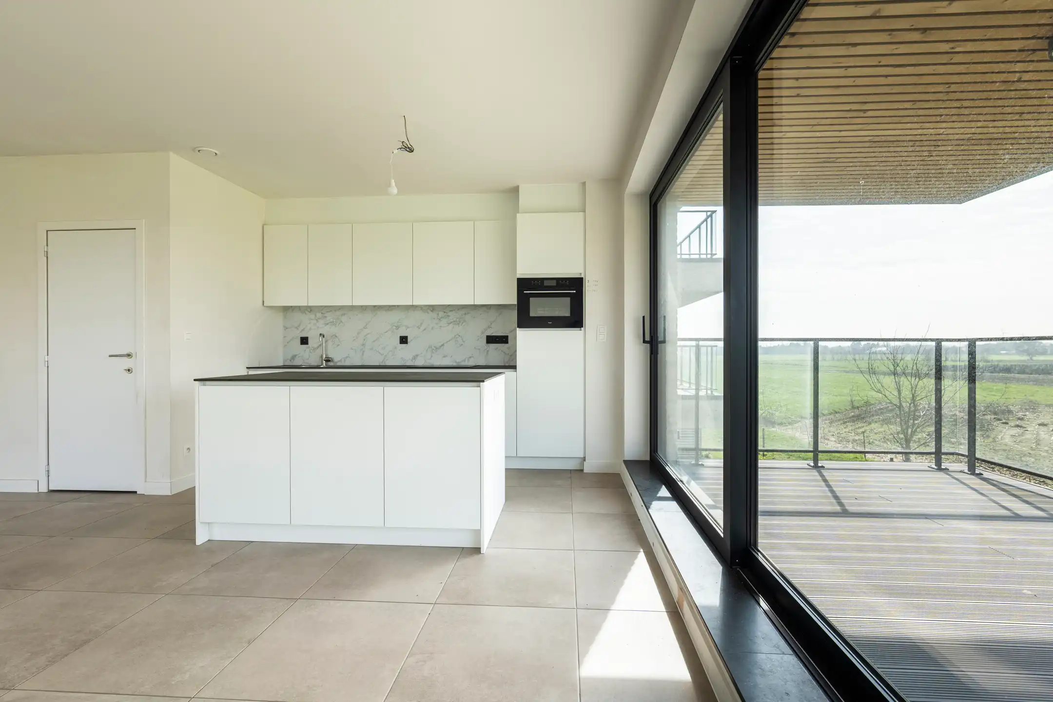 Appartement met 3 slpks en groot terras met zicht op weiland foto 8