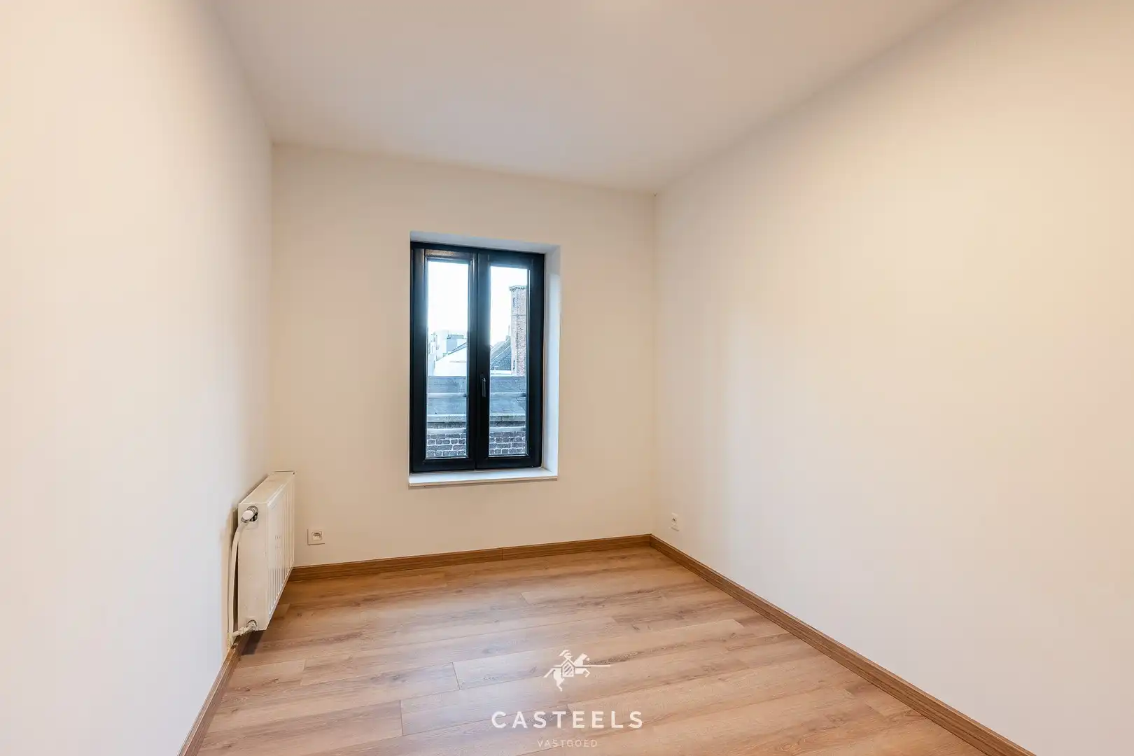 Recent gerenoveerde woning met 5 slpk, koer en terras te Gent foto 21