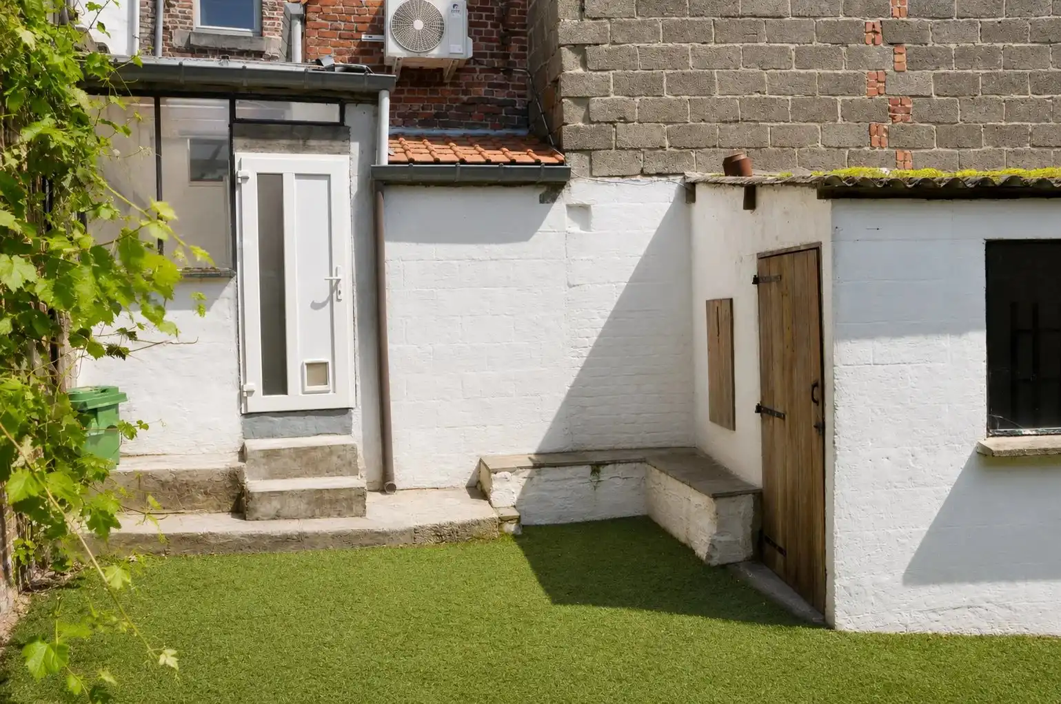 GEZELLIGE WONING MET 2 RUIME SLPK'S OP EEN RUSTIGE LOCATIE IN  BORGLOON foto 21