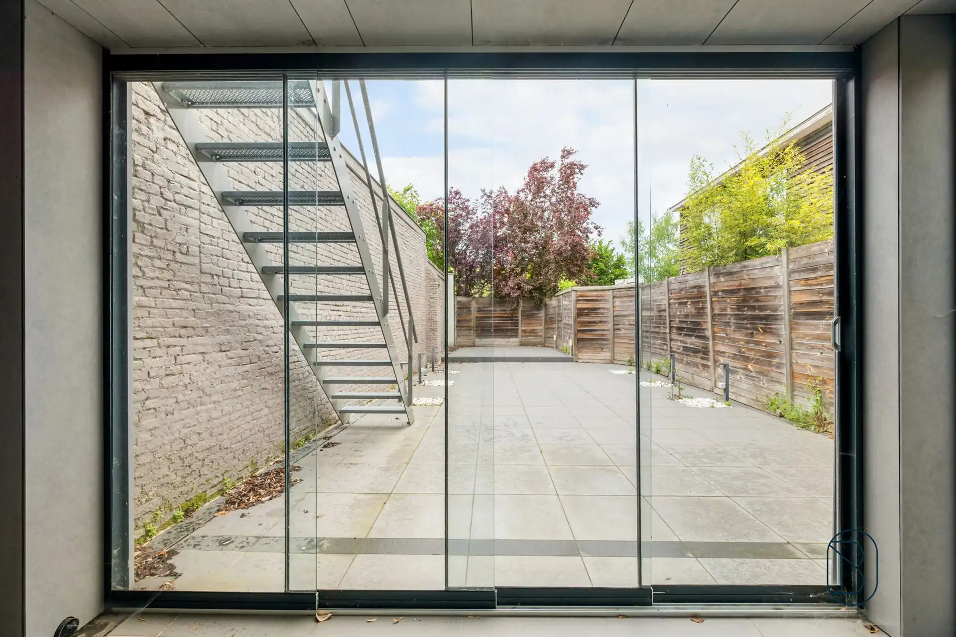 Topgelegen handelspand met luxueus duplex appartement foto 26