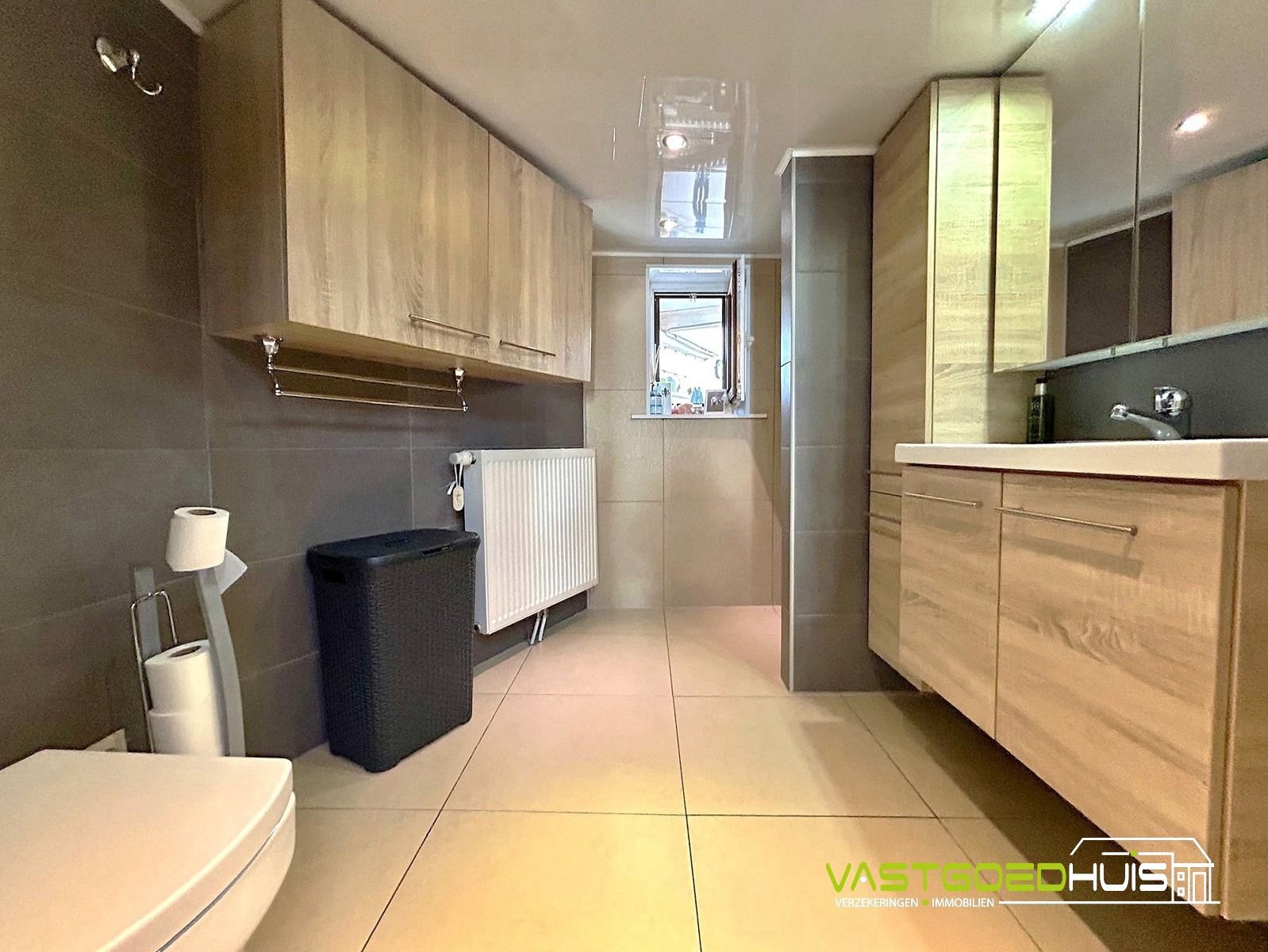 Instapklare gezinswoning met 3 slpks en aangelegde tuin foto 13