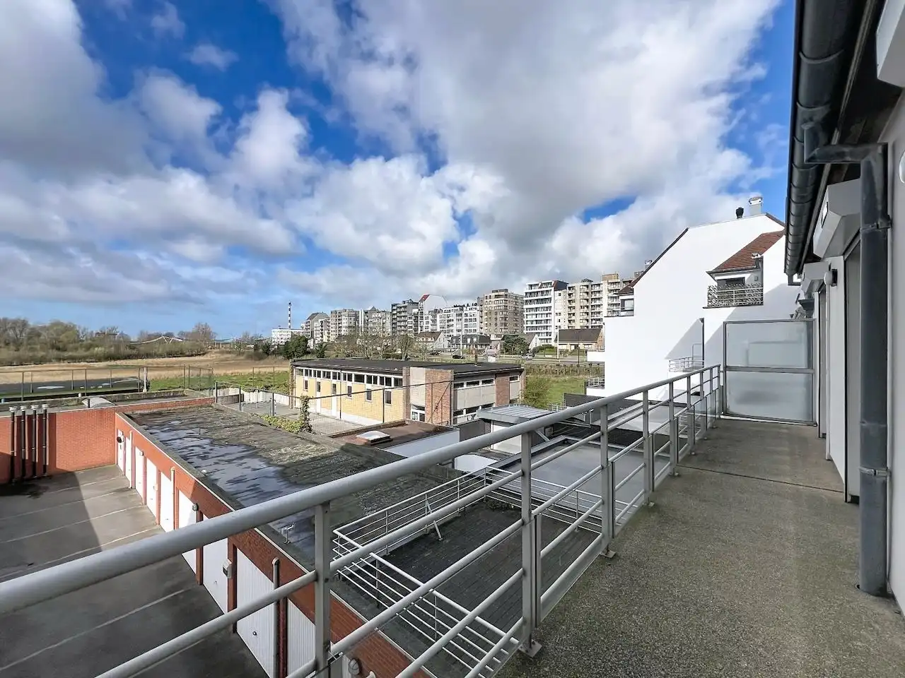 Ruim en functioneel appartement met drie slaapkamers vlakbij het Vissershuldeplein te Heist foto 27