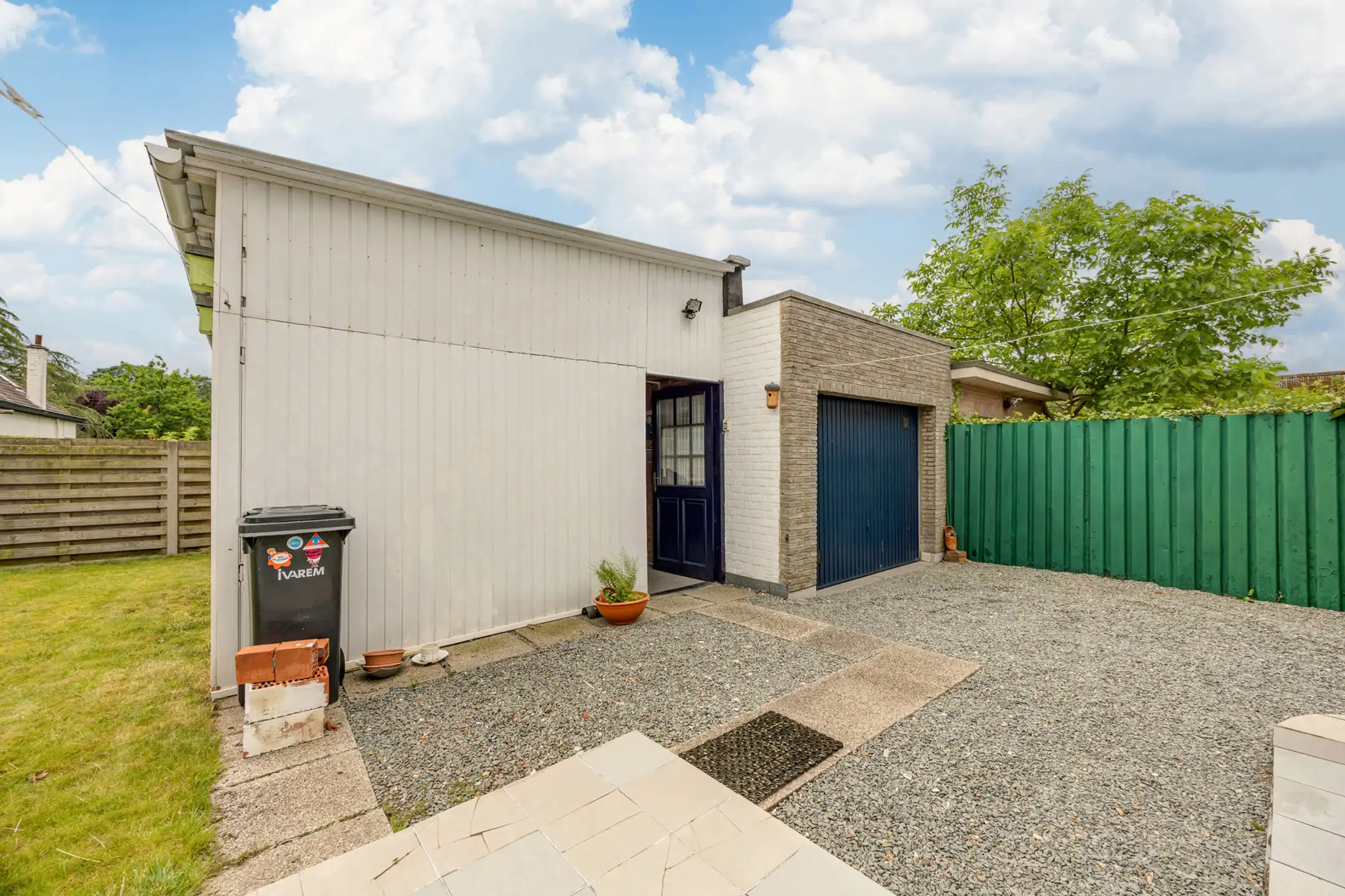  Halfopen bebouwing met tuin en garage foto 15
