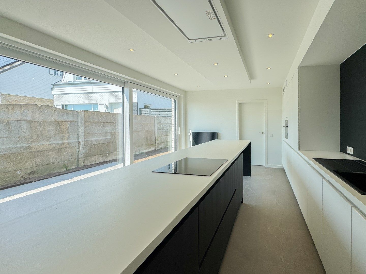 Volledig vernieuwde halfopen bebouwing langs kanaal Plassendale-Nieuwpoort in Leffinge! foto 7