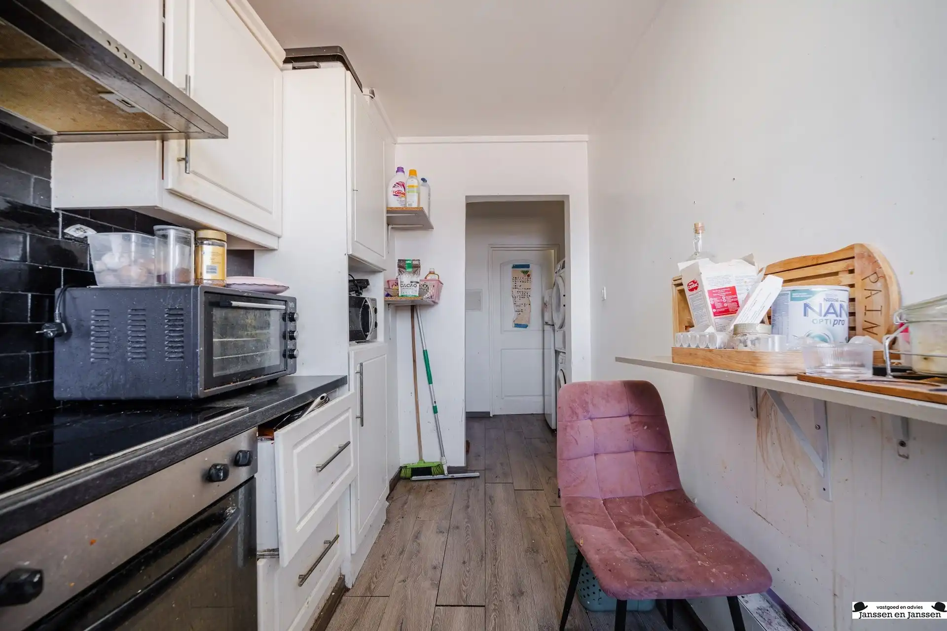 Te renoveren ruim appartement op toplocatie in Borgerhout! foto 8